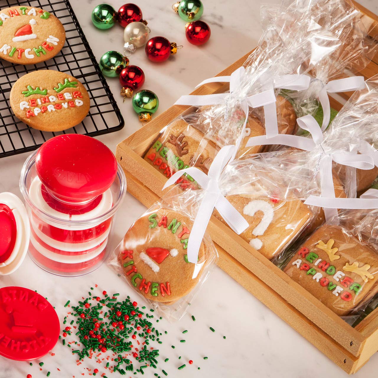 Hutzler Santa'S Kitchen Cookie Stamp Set, One Size, Red