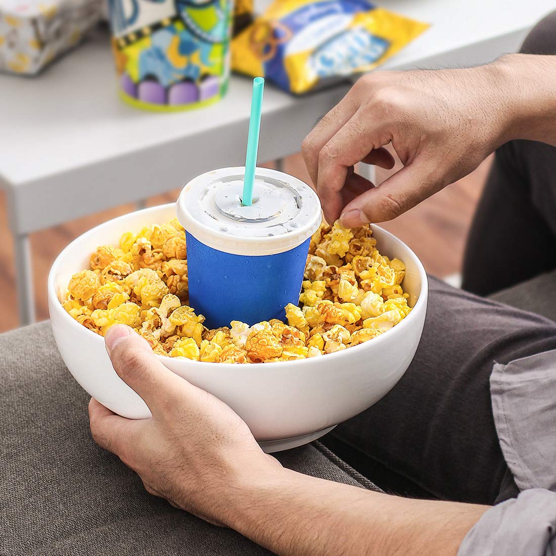 Dowan Serving Bowls, Large Salad Bowls, 9.5'' White Ceramic Fruit Bowls For Entertaining, Side Dishes, Pho, Pasta, Dinner Partie