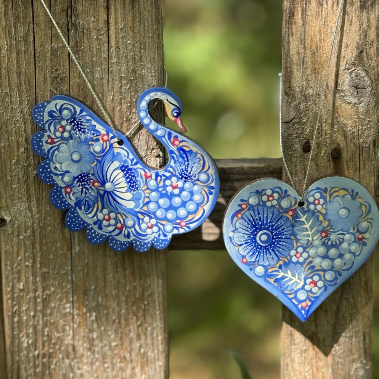 Swan Christmas Tree Ornament Bird Made of Wood, Hand-Painted on Both Sides. 3,5 x 3,5 x 0,2 inch, Handcrafted in Ukrainian Petry