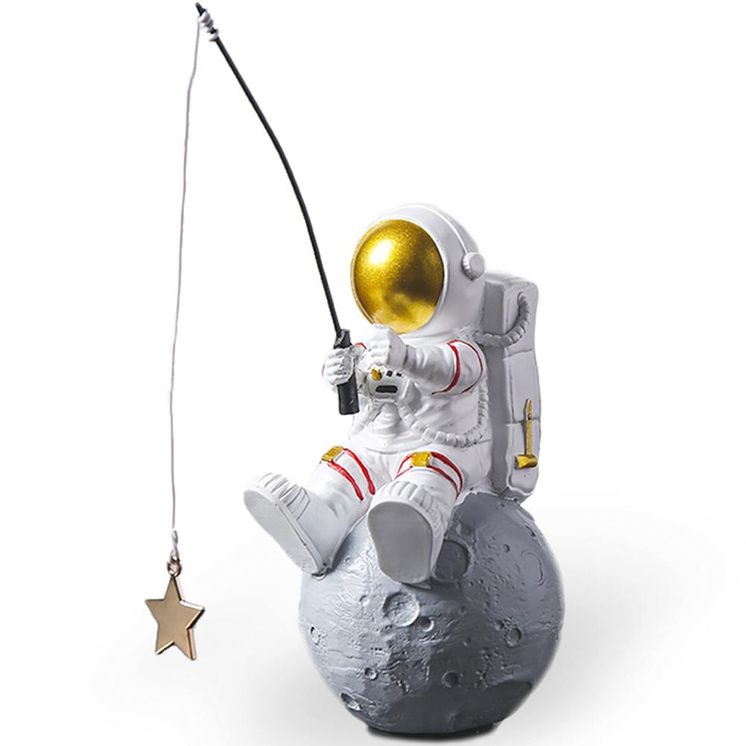 Astronaut Figurine Statue, Astronaut Fishing Star Figure Sculpture for Desktop & Tabletop Decor, Resin Spaceman Planet Desk Orna