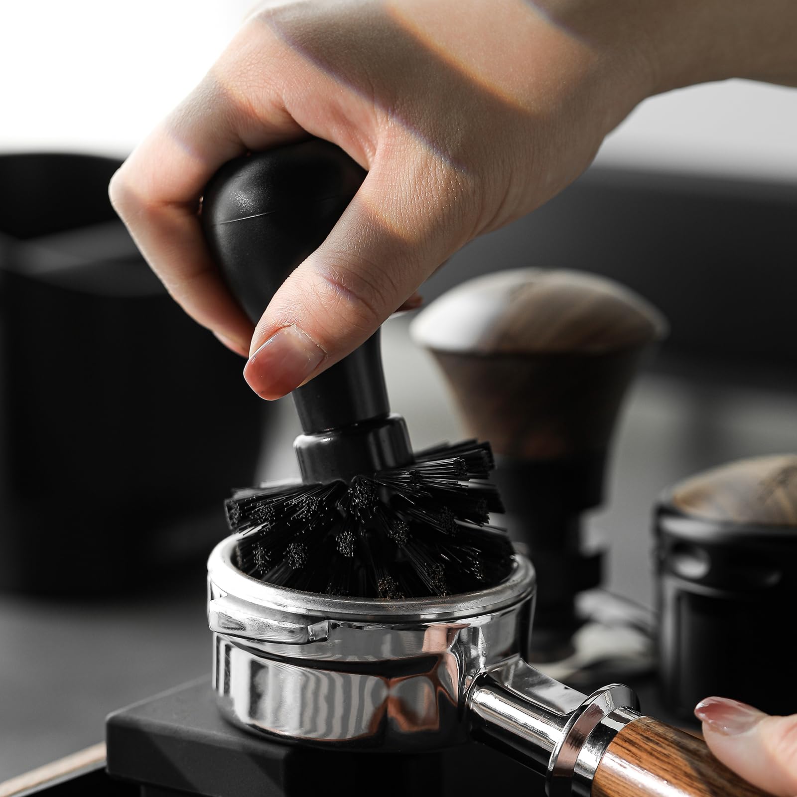 Mhw-3Bomber Coffee Portafilter Cleaning Brush 51Mm 54Mm Abs Espresso Machine Portafilter Brush Professional Barista Cleaning Too
