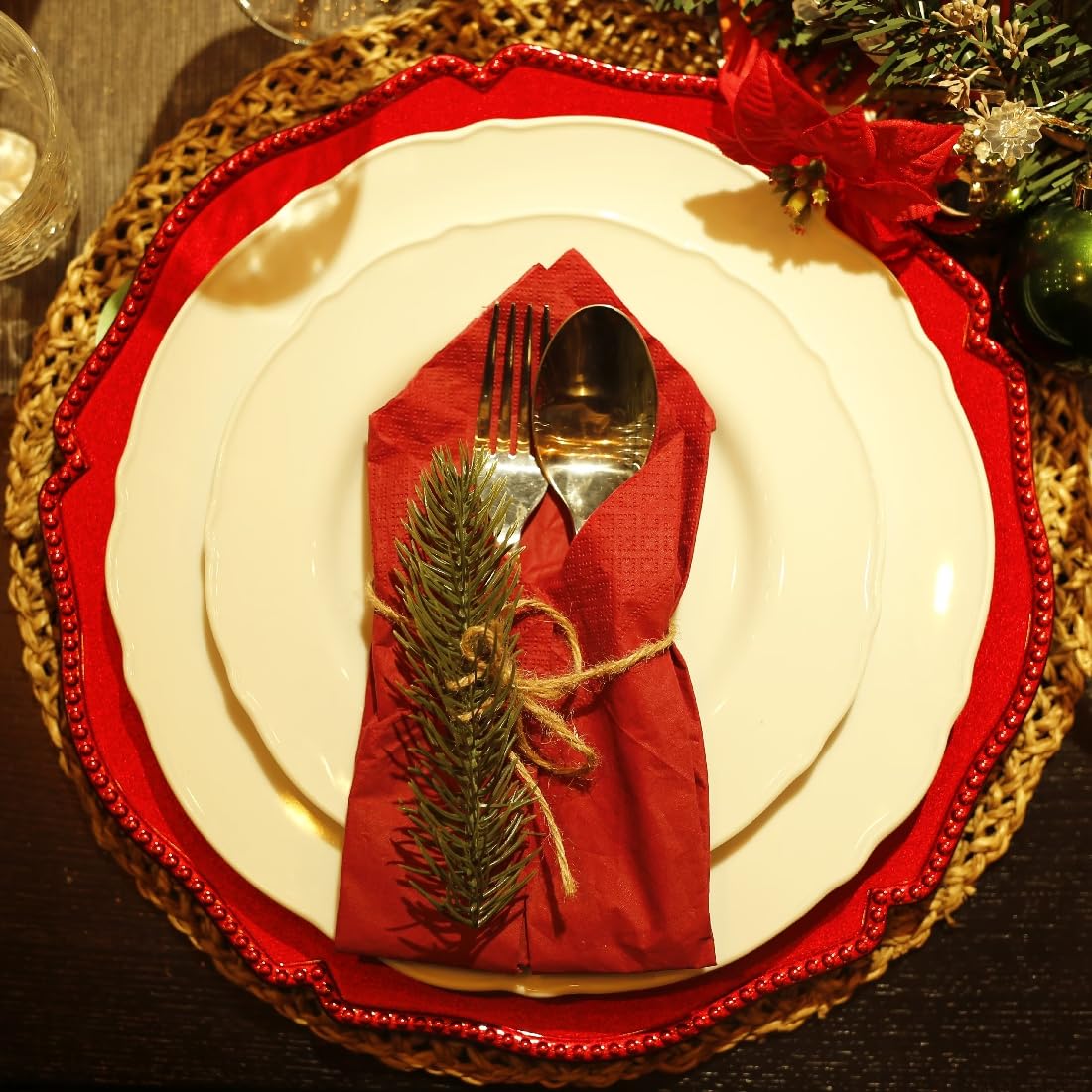 Umisriro Hot Red Scalloped Charger Plates With Beaded Rim,13 Inch Plastic Dinner Chargers For Wedding And Party Table Settings,