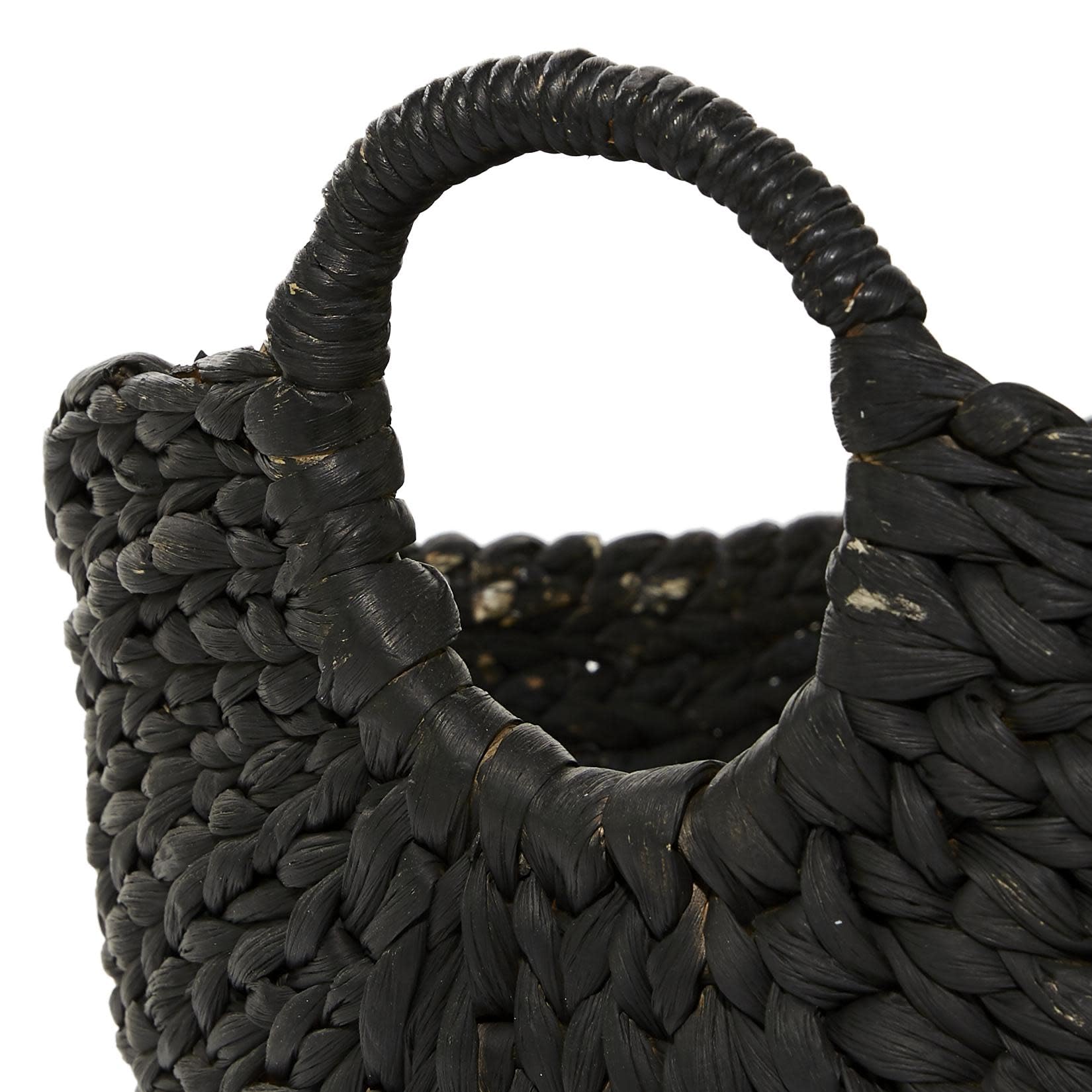 CosmoLiving by Cosmopolitan Seagrass Handmade Large Woven Storage Basket with Handles  22'' x 17'' x 19''  Black