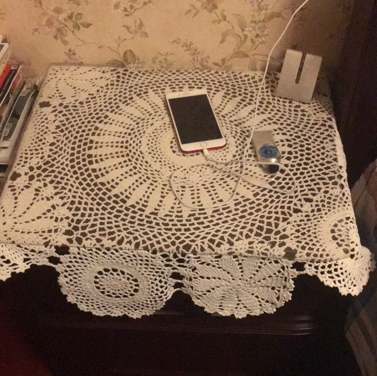 Hetao 100% Cotton Handmade Crochet Round Tablecloth Doilies Lace Table Covers,Beige, 27 Inch