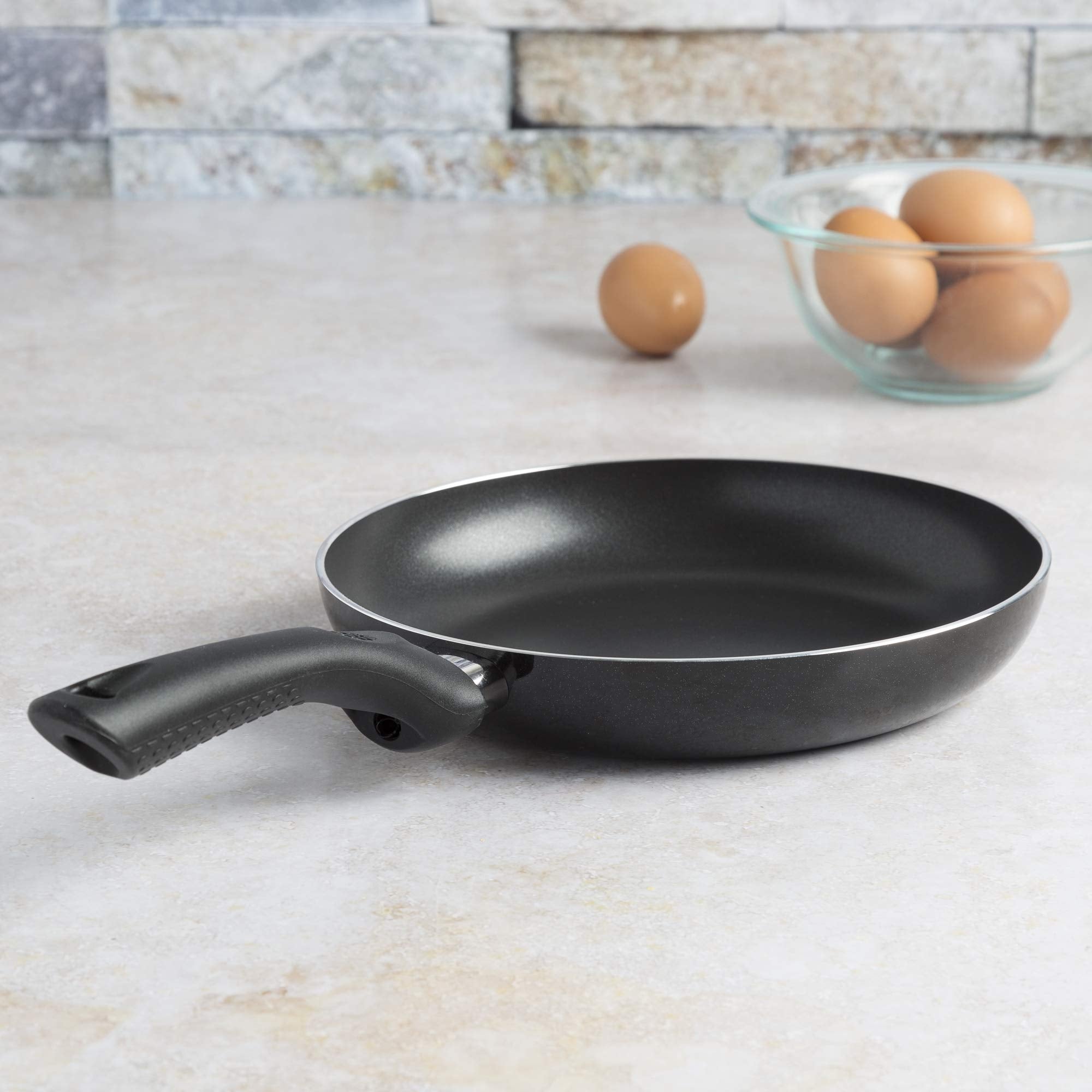 Ecolution Easy To Clean, Comfortable Handle, Even Heating, Dishwasher Safe Pots, 9.5-Inch Fry Pan, Black