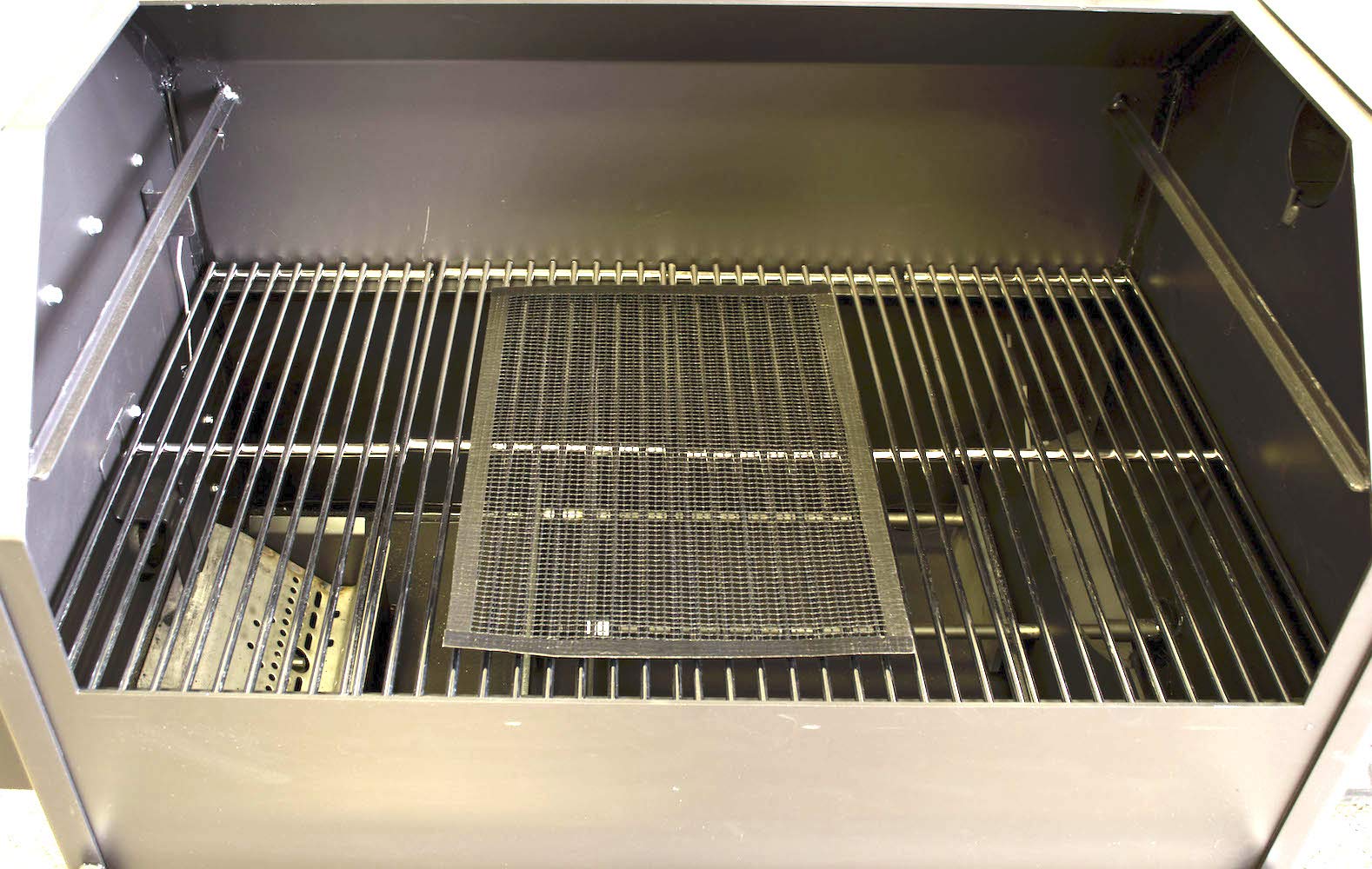 Bbq Butler Non-Stick Bbq Mesh Grill Mat- Perfect For Smokers - Traeger, Green Egg, Kamodo Compatible