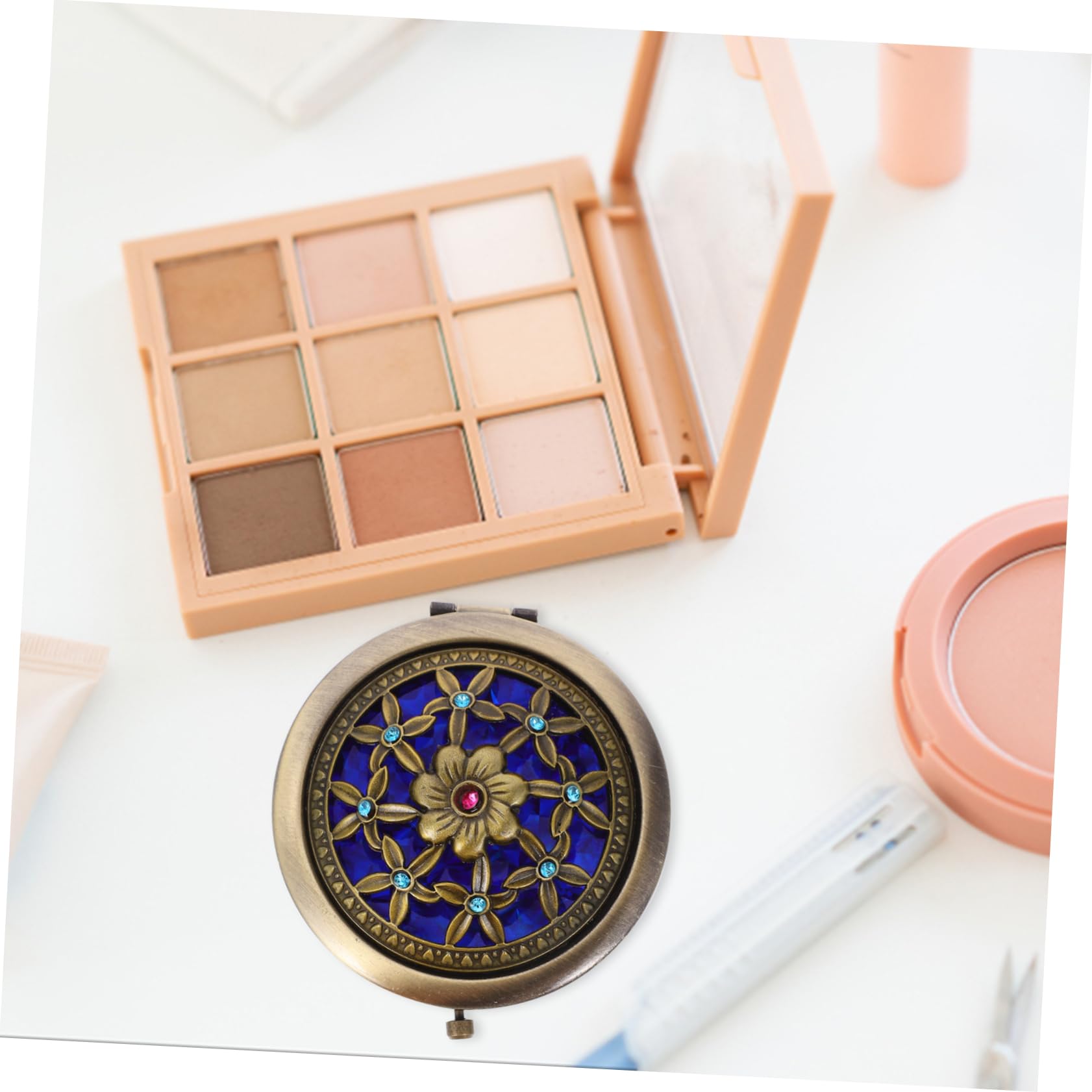 Tinksky Folding Pocket Mirror Round Compact Mirror Double-Sided Makeup Mirror (Random Style)