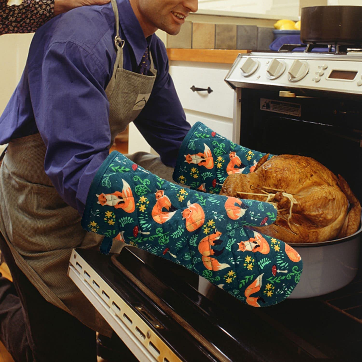 Heat Resistant Kitchen Oven Mitts with Non-Slip Silicone Printed  Set of 2 Oven Gloves for BBQ Cooking Baking  Grilling  Barbecue Microwave  Machine Washable (Fox  Oven Mitts)
