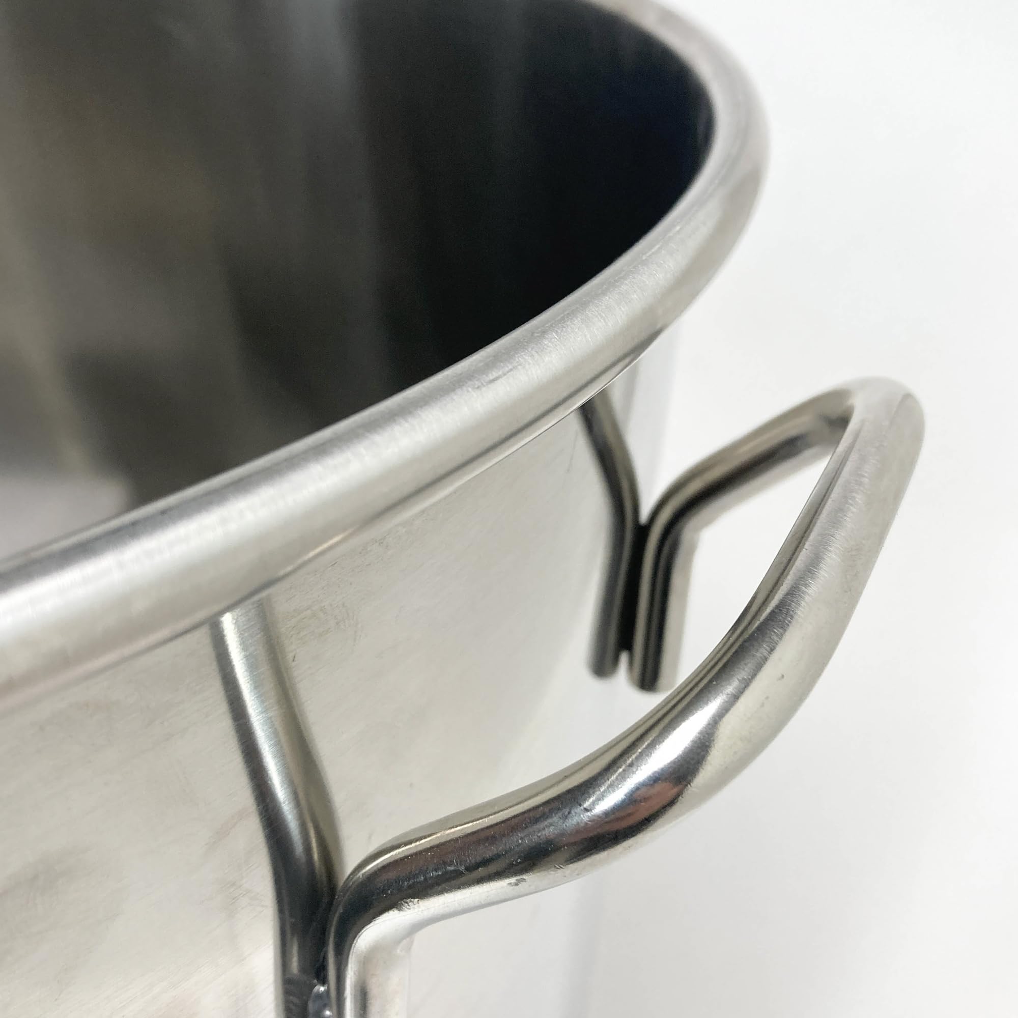 Bayou Classic Kds-182 Stainless Steel Boiler Cooker Kit Features 82-Qt Stainless Boiler With Lid, Boil Basket With Helper Handle