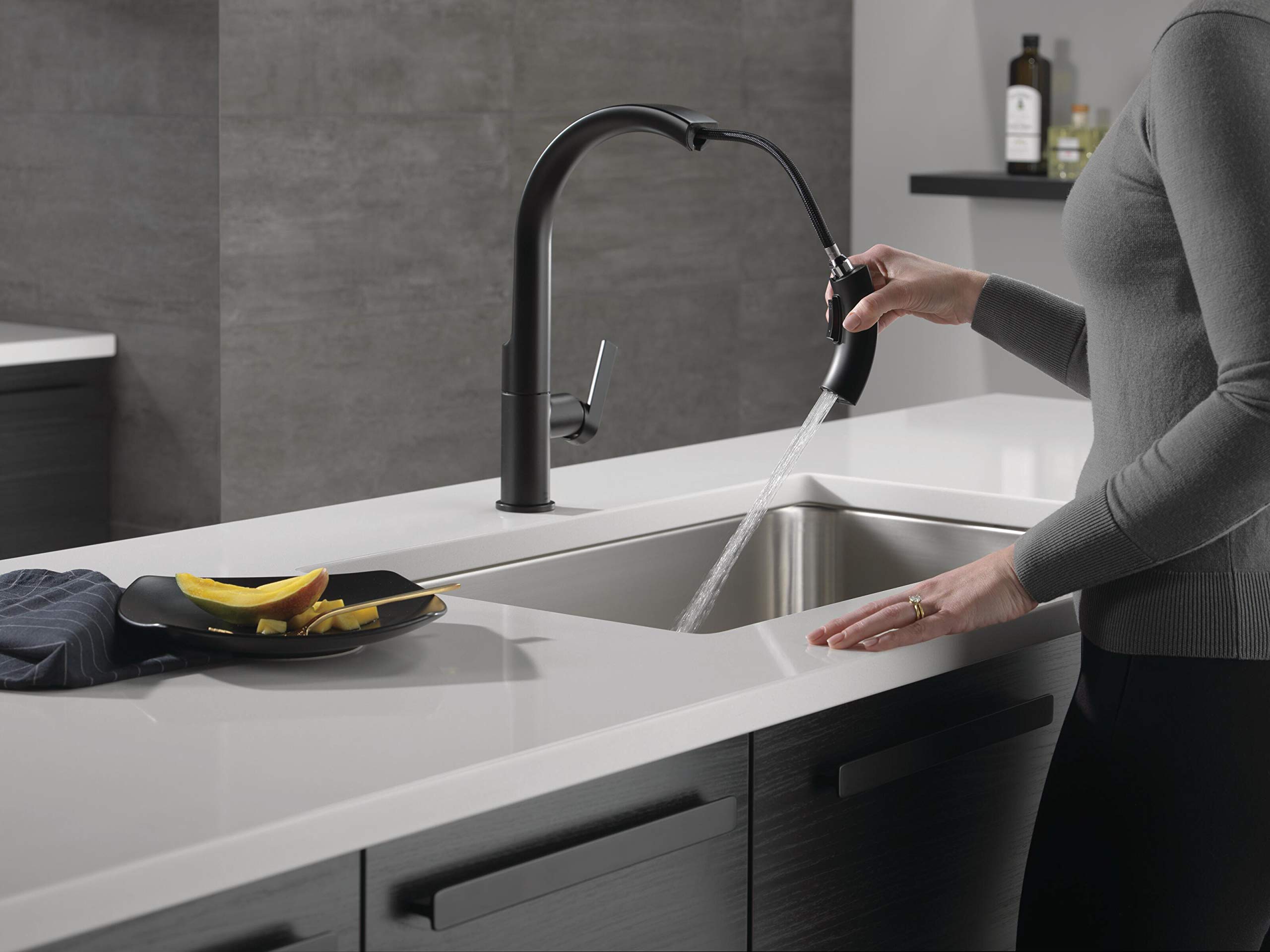 Delta Faucet Keele Kitchen Faucet With Pull Down Sprayer, Matte Black Kitchen Sink Faucet, Modern Kitchen Faucet, Kitchen Faucet