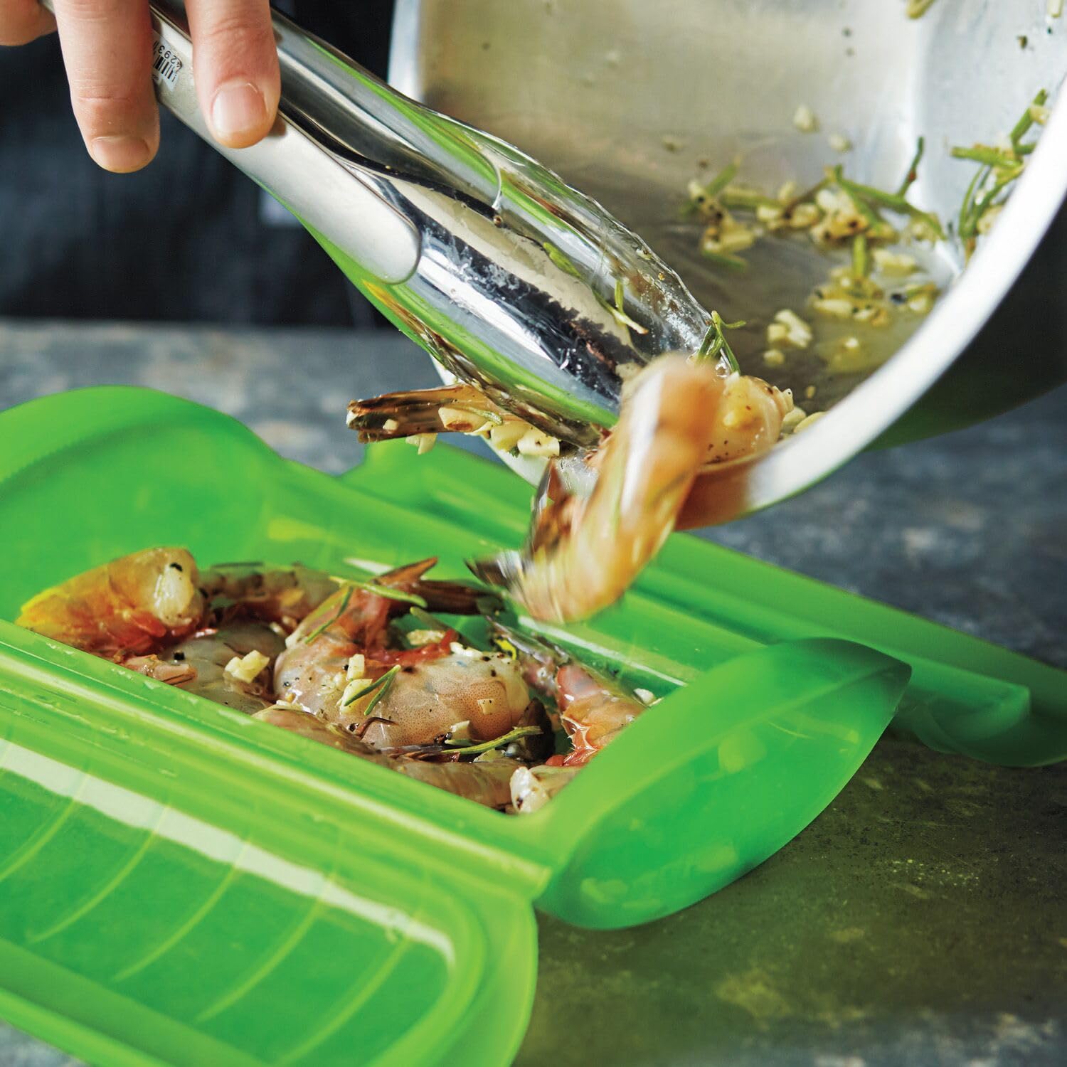 Lekue 3404600V09U500 Serves Steam Case With Draining Tray And Bonus 10 Minute Cookbook,Serves 1-2 Person, Green