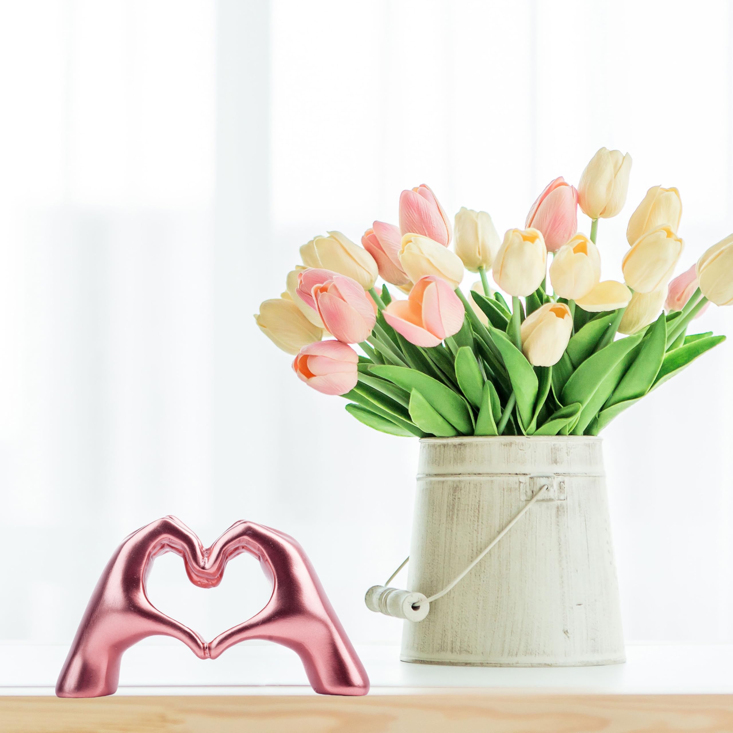 Lynagert Small Heart Hands Sculpture Decor for Living Room Bedroom Bookshelf Coffe Table, Love Finger Statue Modern Aesthetic Ho