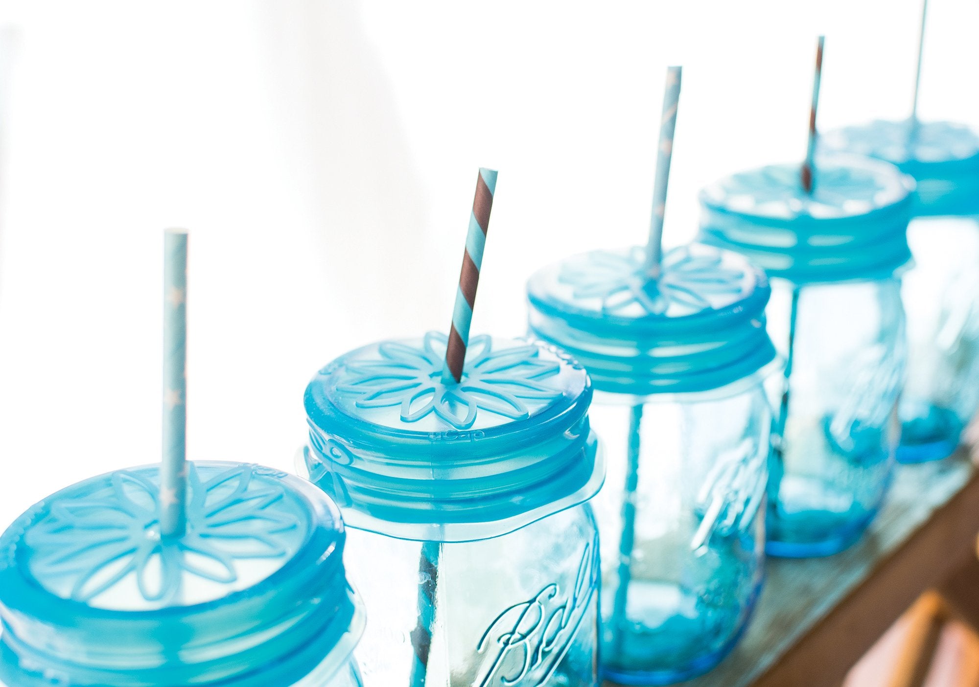 Spice Ratchet Blossom Wide Mouth Mason Jar Lid Caps - 4-Inch Silicone, Blue, Model 16834