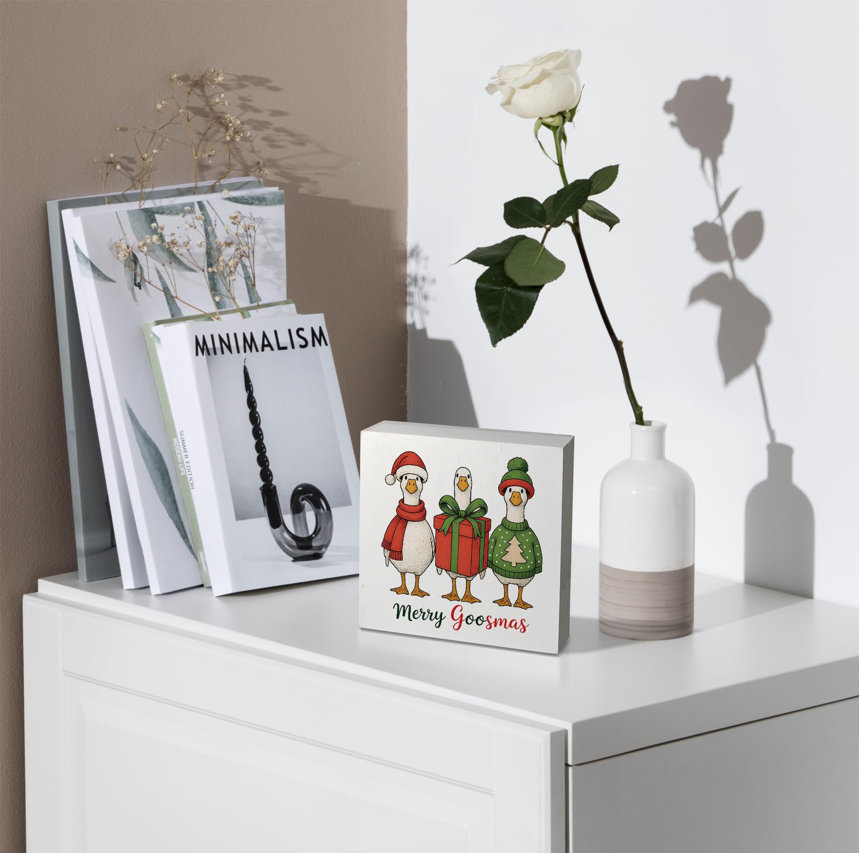 kunlisa Christmas Goose Wooden Sign, Goose Lover Gifts, Funny Red and Green Xmas Santa Farm Animal Wood Box Sign for Home Office