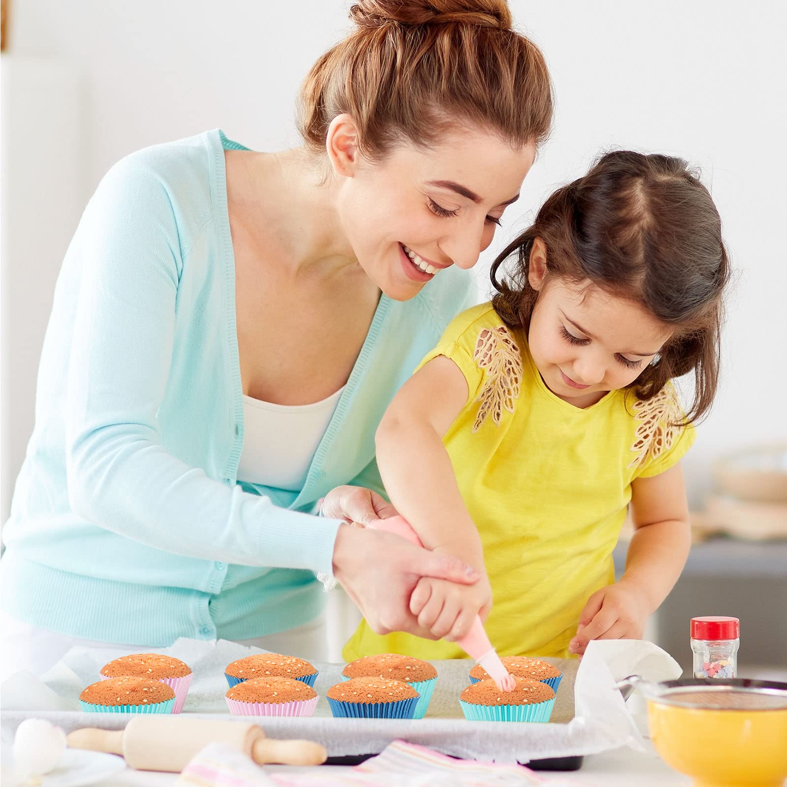 Caperci Orchid Purple Foil Cupcake Liners Standard Muffin Wrappers Greaseproof Baking Cups, 150-Pack