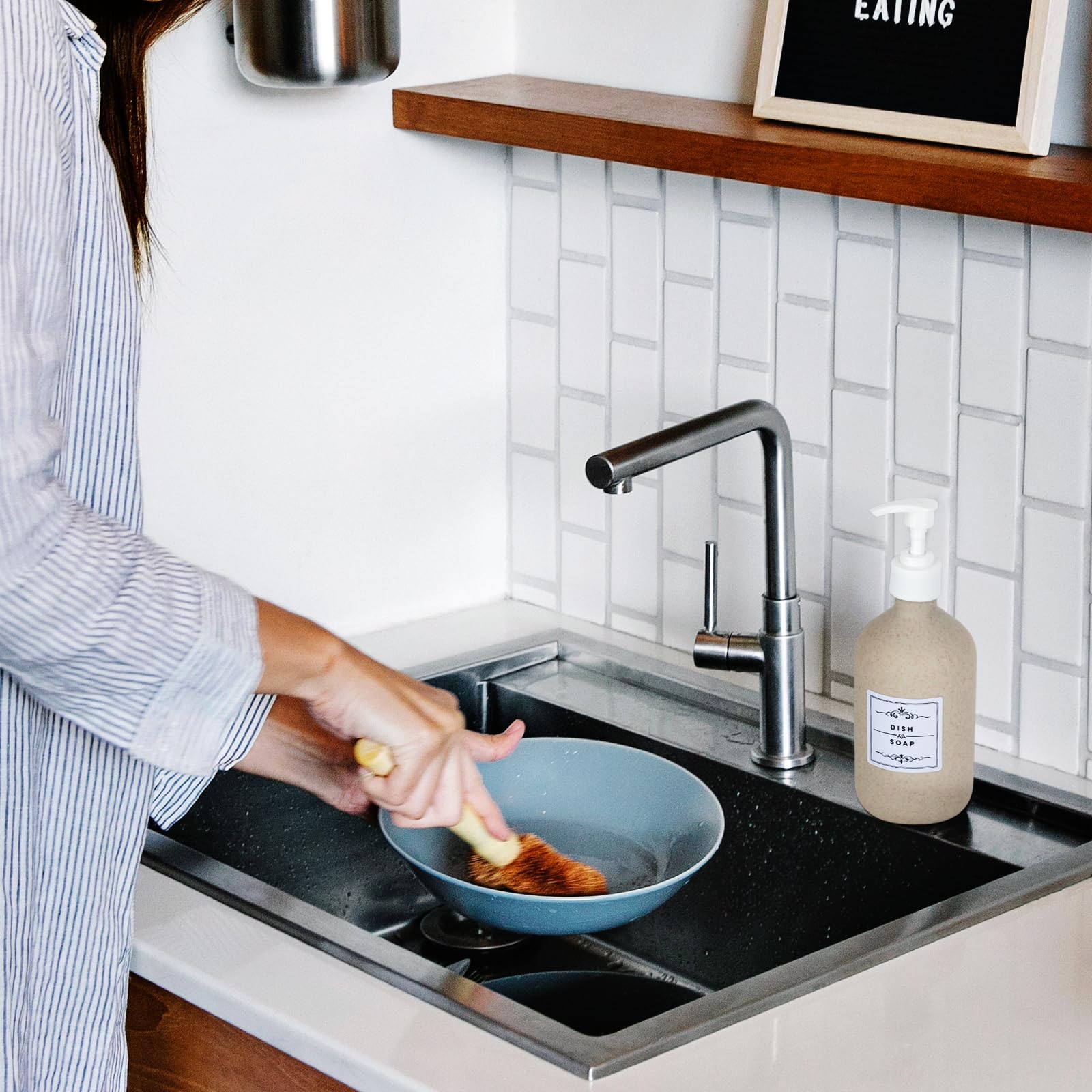 2 Pack Pump Bottles Dispenser 16.9 Oz 500Ml Bathroom Countertop Pump Dispensers Refillable Plastic Containers For Lotion Shampoo