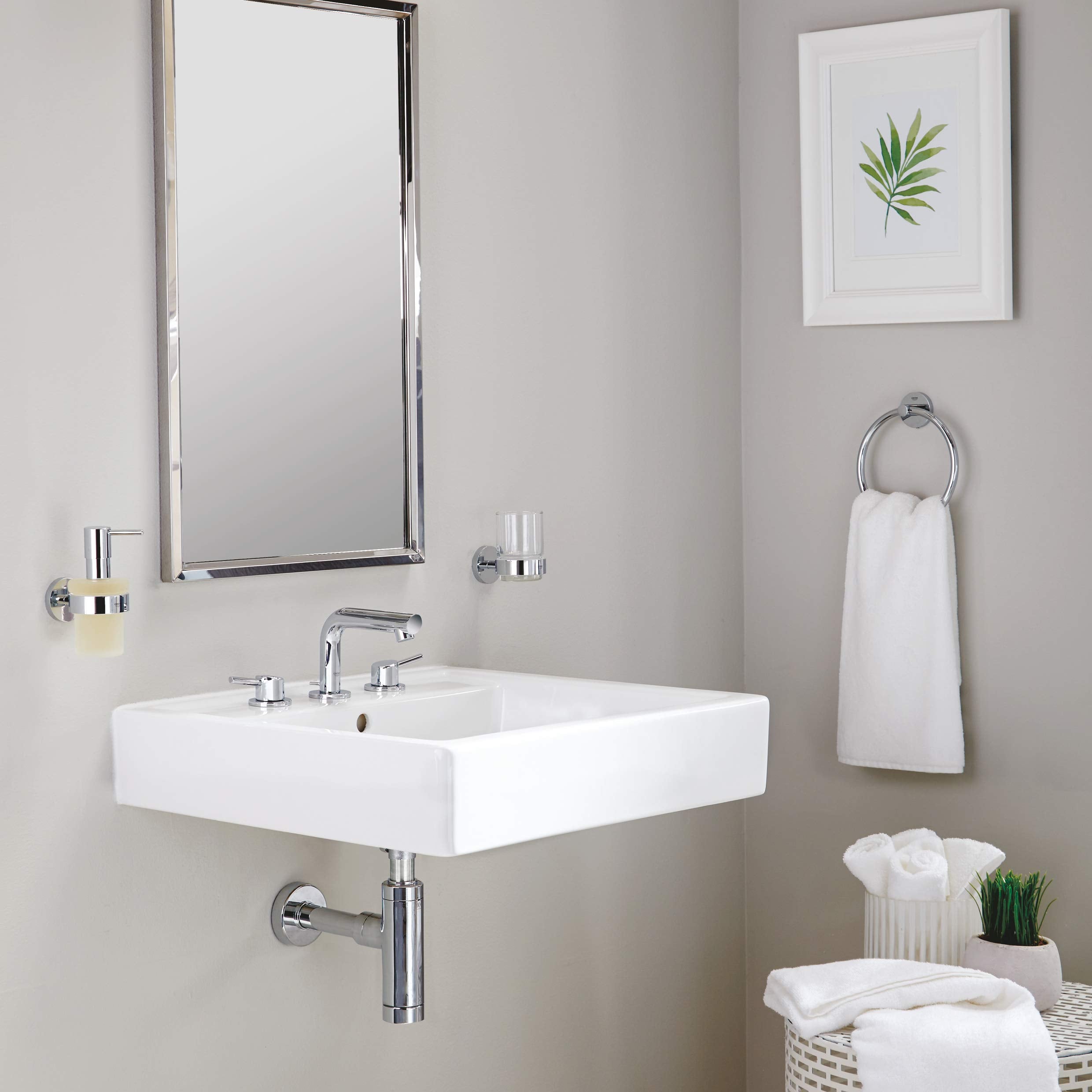 Grohe 40365001 Essentials Metal 7.48-In. Towel-Ring, Starlight Chrome