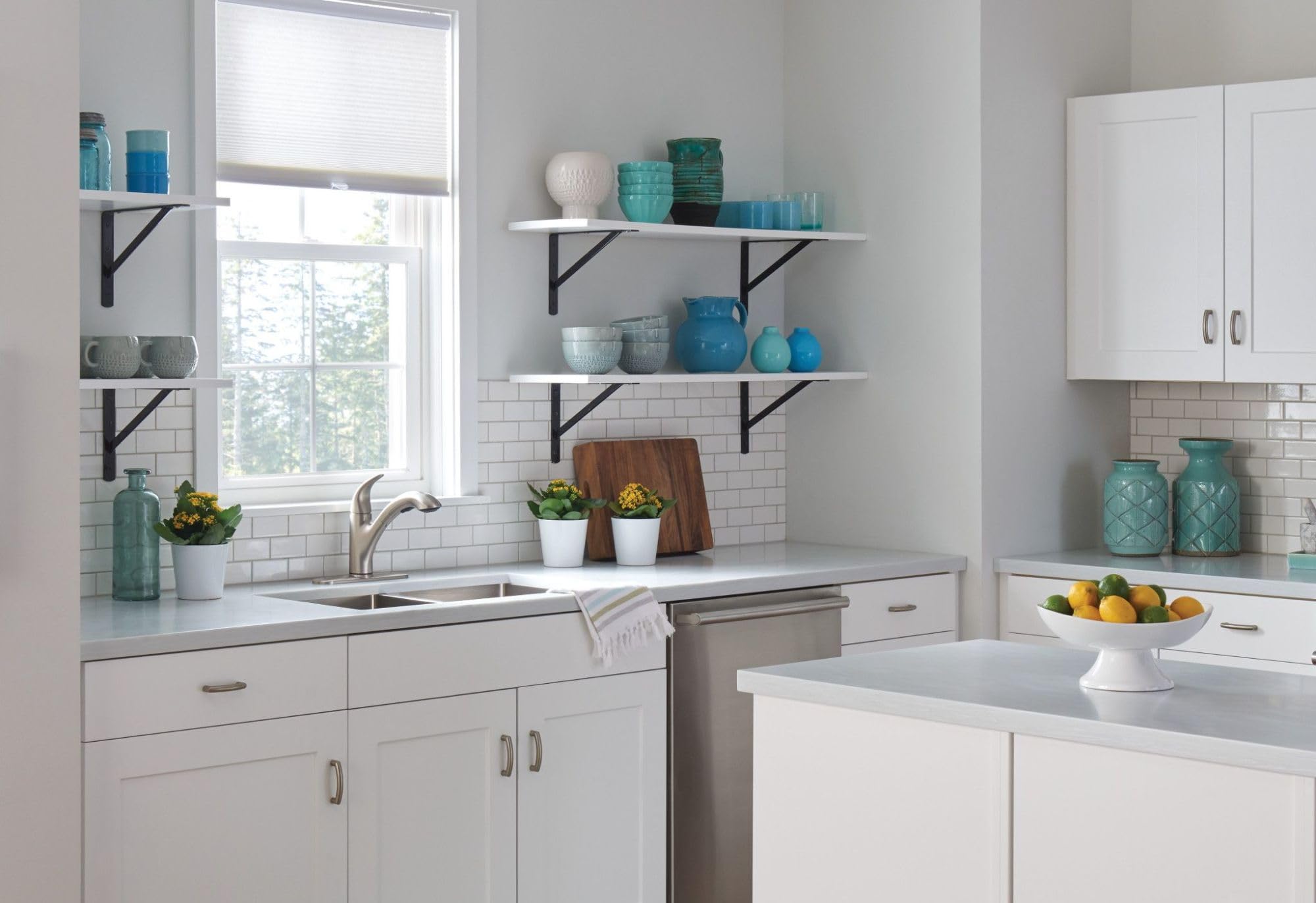 Moen Medina Spot Resist Stainless One-Handle Pull Out Kitchen Faucet, Kitchen Sink Faucets With Pullout Sprayer Featuring Power
