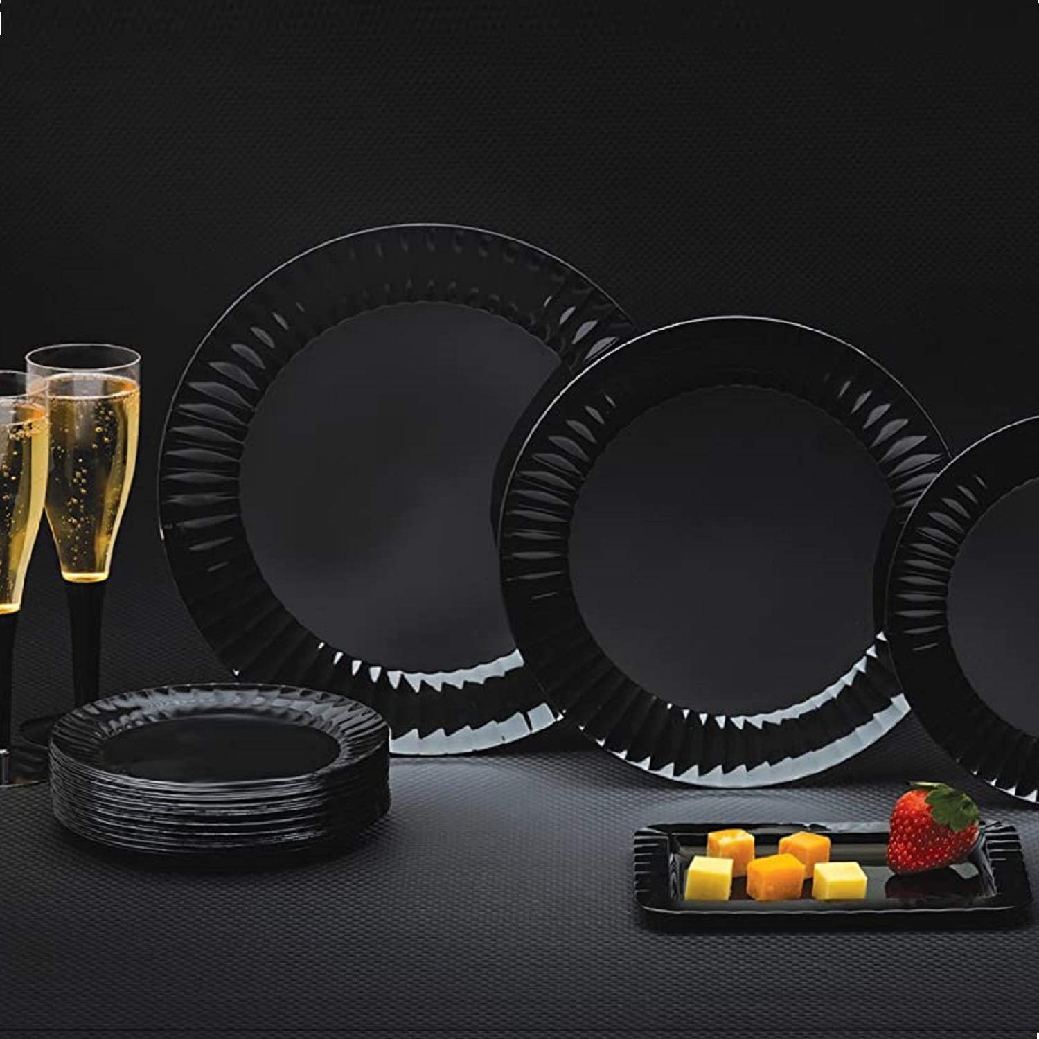 Party Essentials Deluxe Quality Hard Plastic 70 Count Round Party/Dessert Plates, 6-Inch, Black