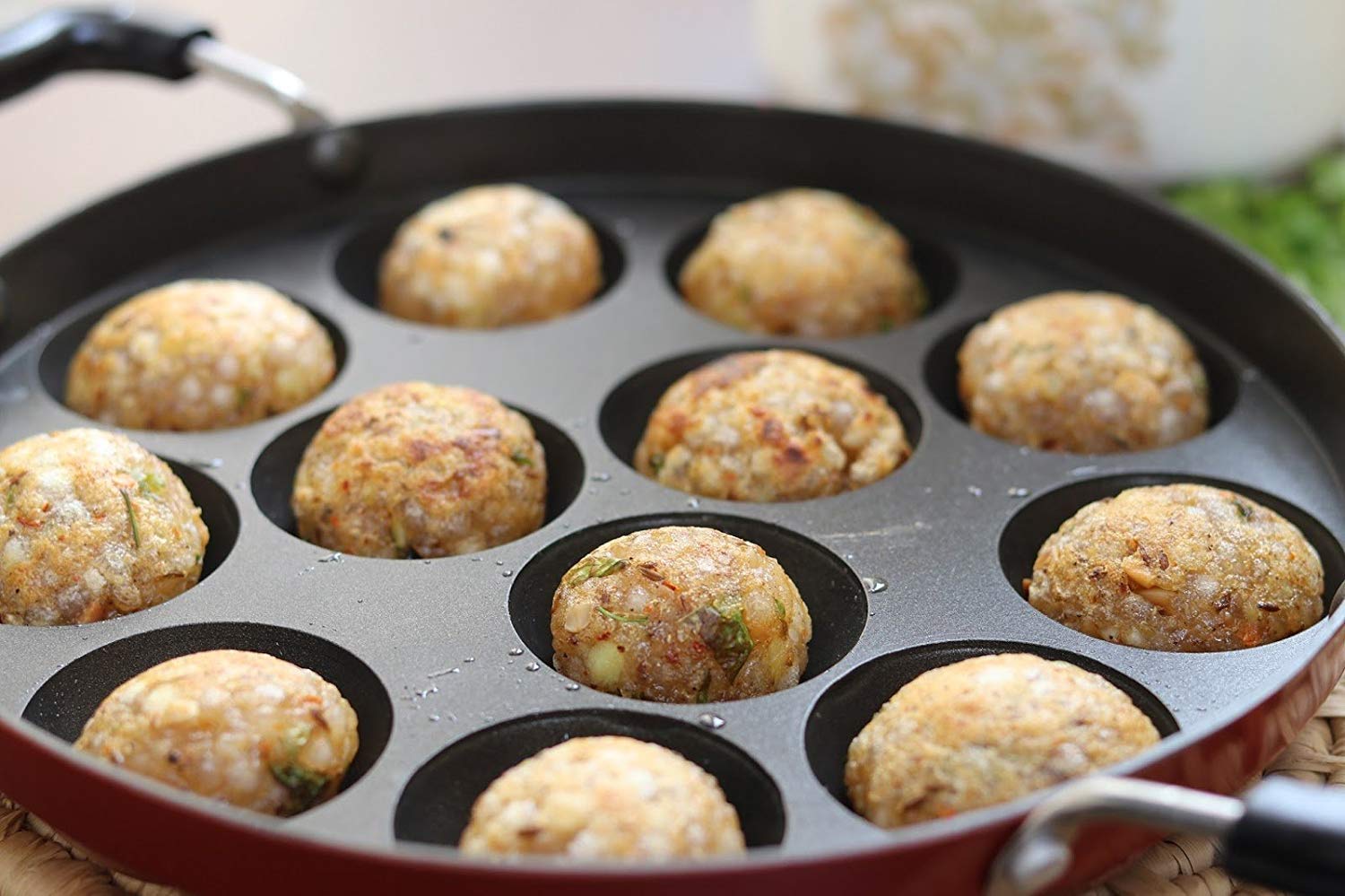 G&D 12 Pit Appam Maker Stainless Steel Lid Paniyaram Pan Appam Patra Paniyarakkal Tawa Nonstick Appam Baking Tray Takoyaki Pan A