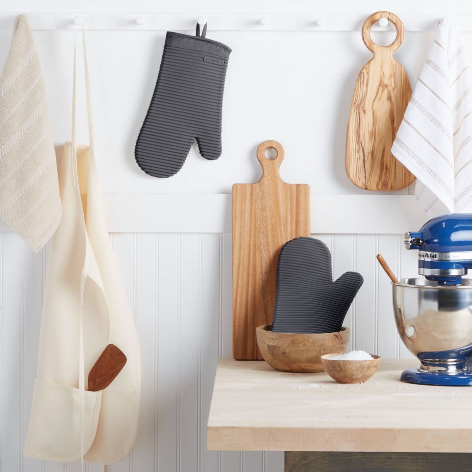 Kitchenaid Ribbed Soft Silicone Oven Mitt Set, Charcoal Grey 2 Count , 7.5''X13''