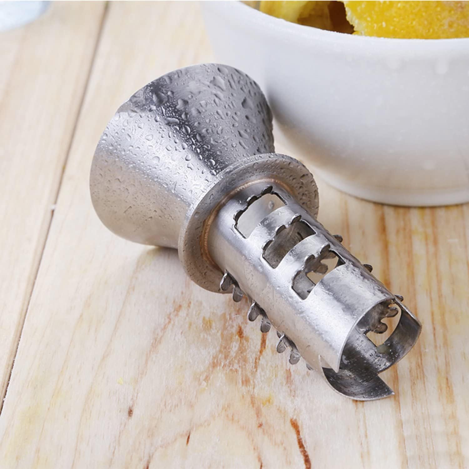 Best Utensils Stainless Steel Manual Lemon Juicer Squeezer Reamer 18/8 Stainless Steel Hand Held Citrus Juicer And Lemon Pourer