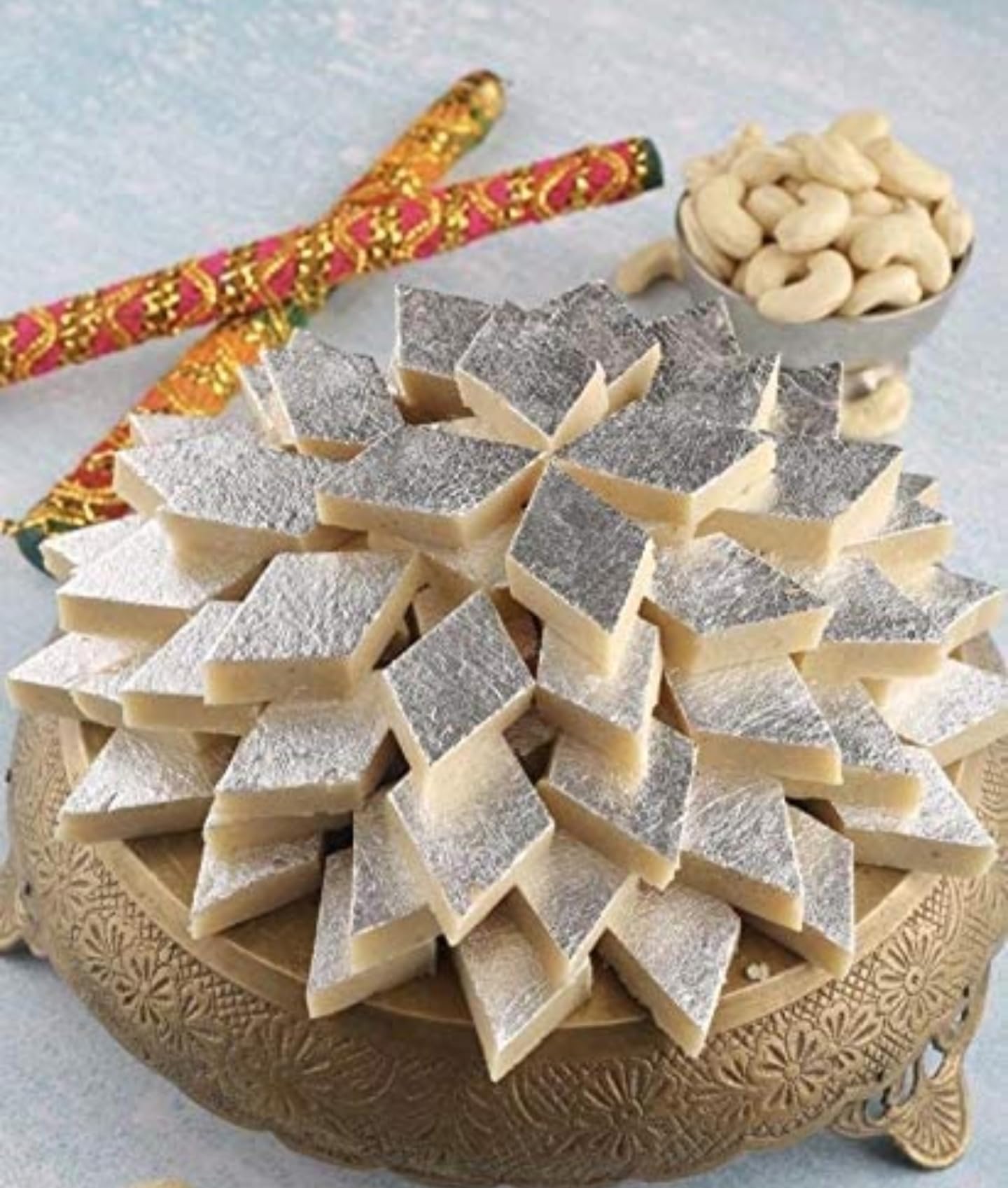 GOLD LEAF COMPANY .Silver FOIL VARAK FOILS 30pcs King Size 64 INCHES for Sweets Decoration,Cake Baking,Chocolate,SERUMS,AYURVEDI