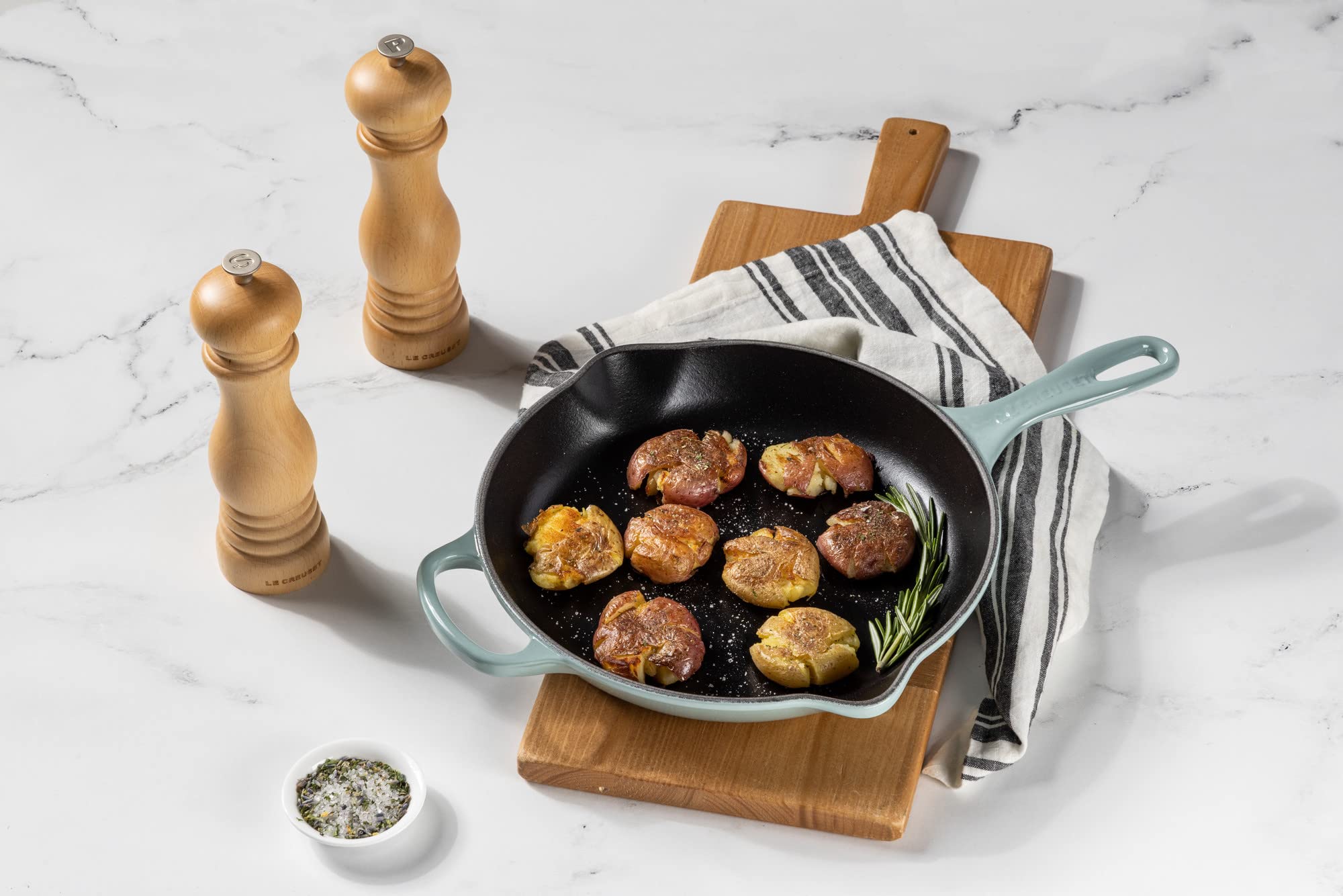 Le Creuset Enameled Cast Iron Signature Iron Handle Skillet, 9 (1-3/8 Qt.), Sea Salt