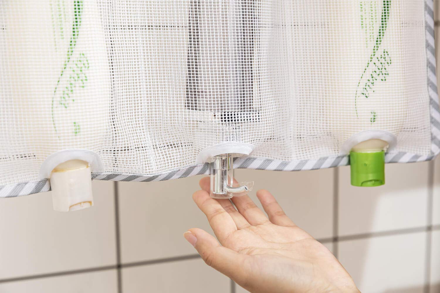 Alyer 9 Pockets Big Mesh Shower Caddy Hanging Bathroom Storage Organizer With 3 Rings (White)