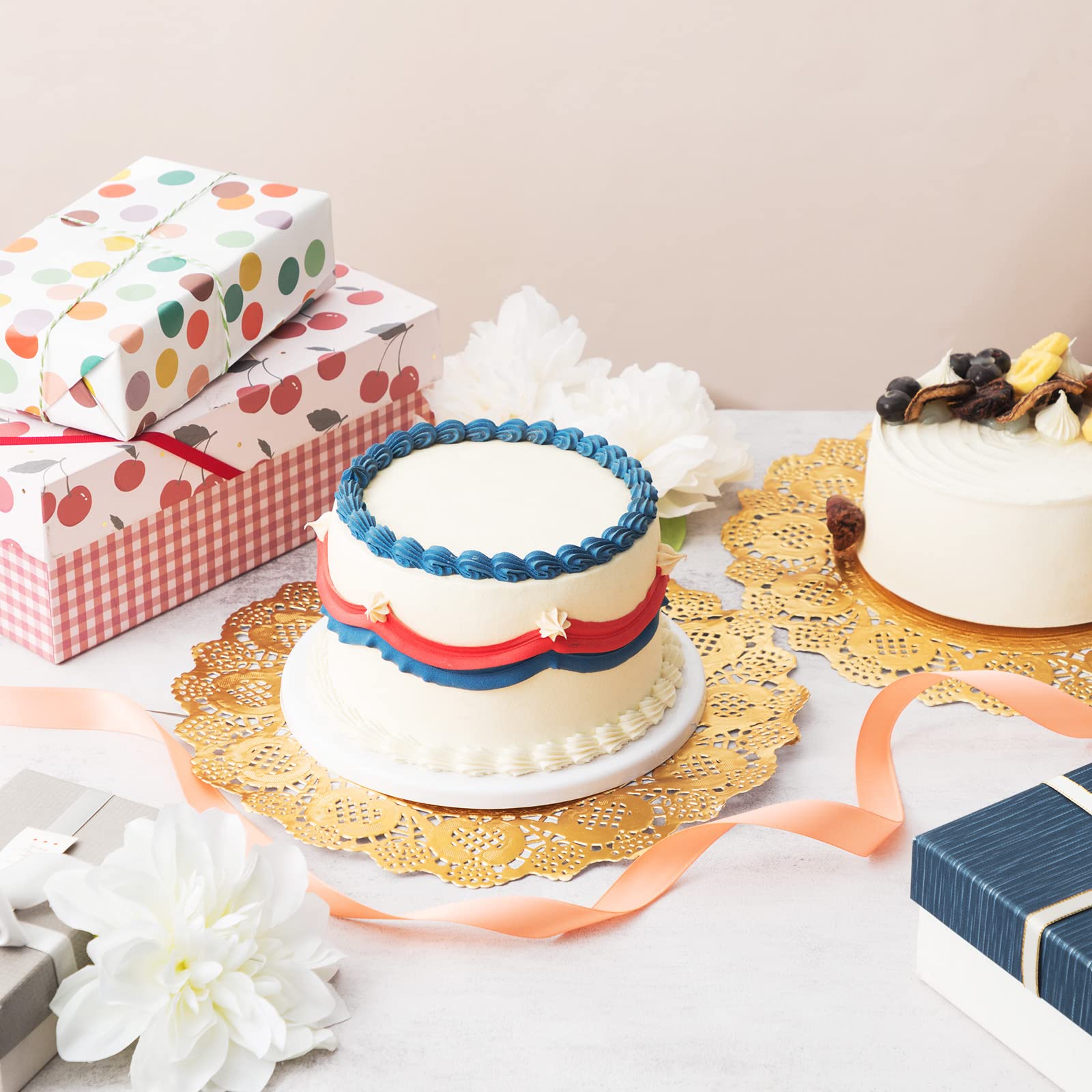 Gueevin 200 Pcs Paper Doilies For Tables Lace Round Paper Placemats Decorative Disposable Placemats Doily Paper Pad For Dinner P