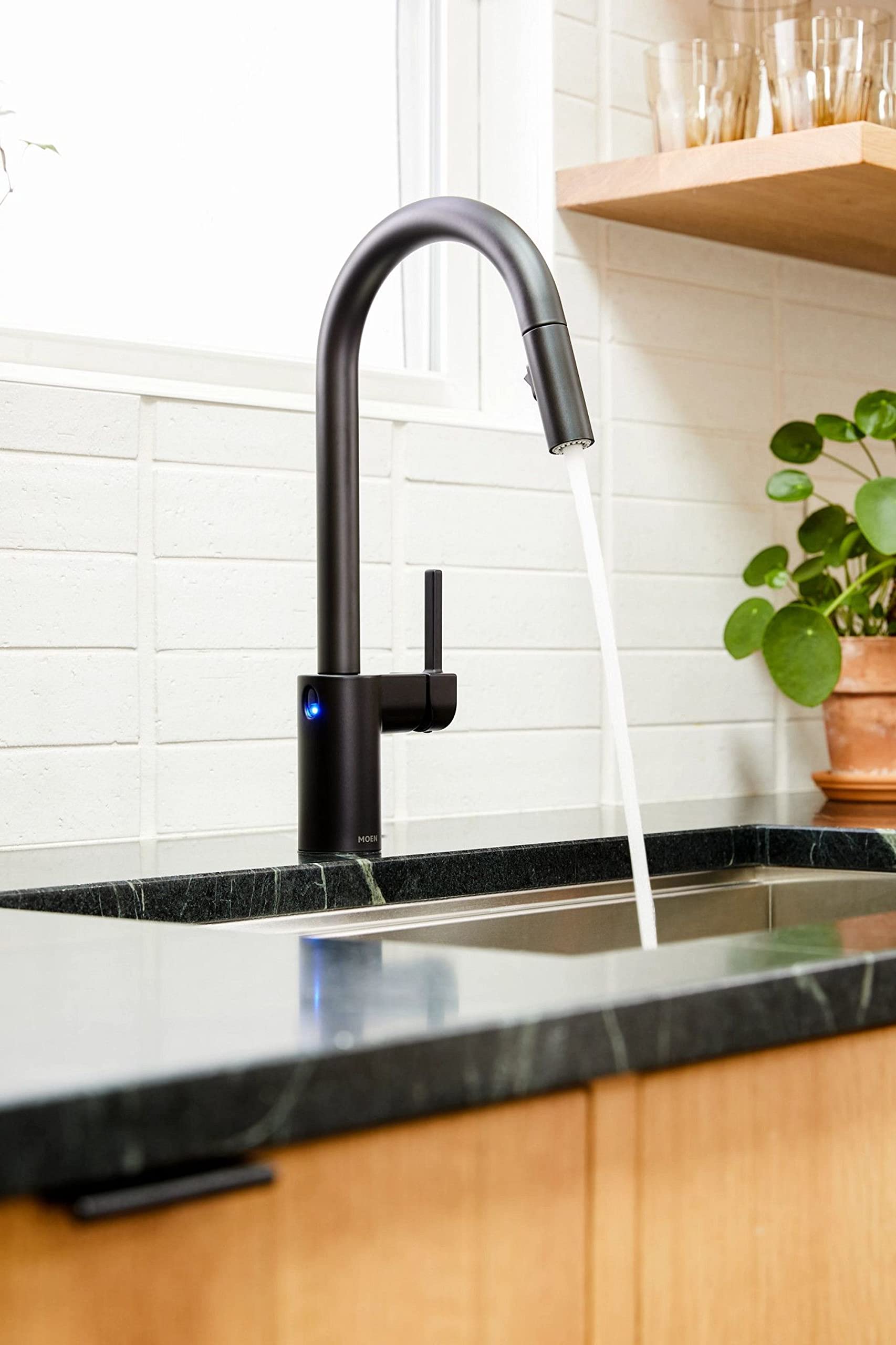 Moen 7565Ewbl Align Motionsense Wave One-Sensor Touchless One-Handle High Arc Modern Pulldown Kitchen Faucet With Reflex, Matte