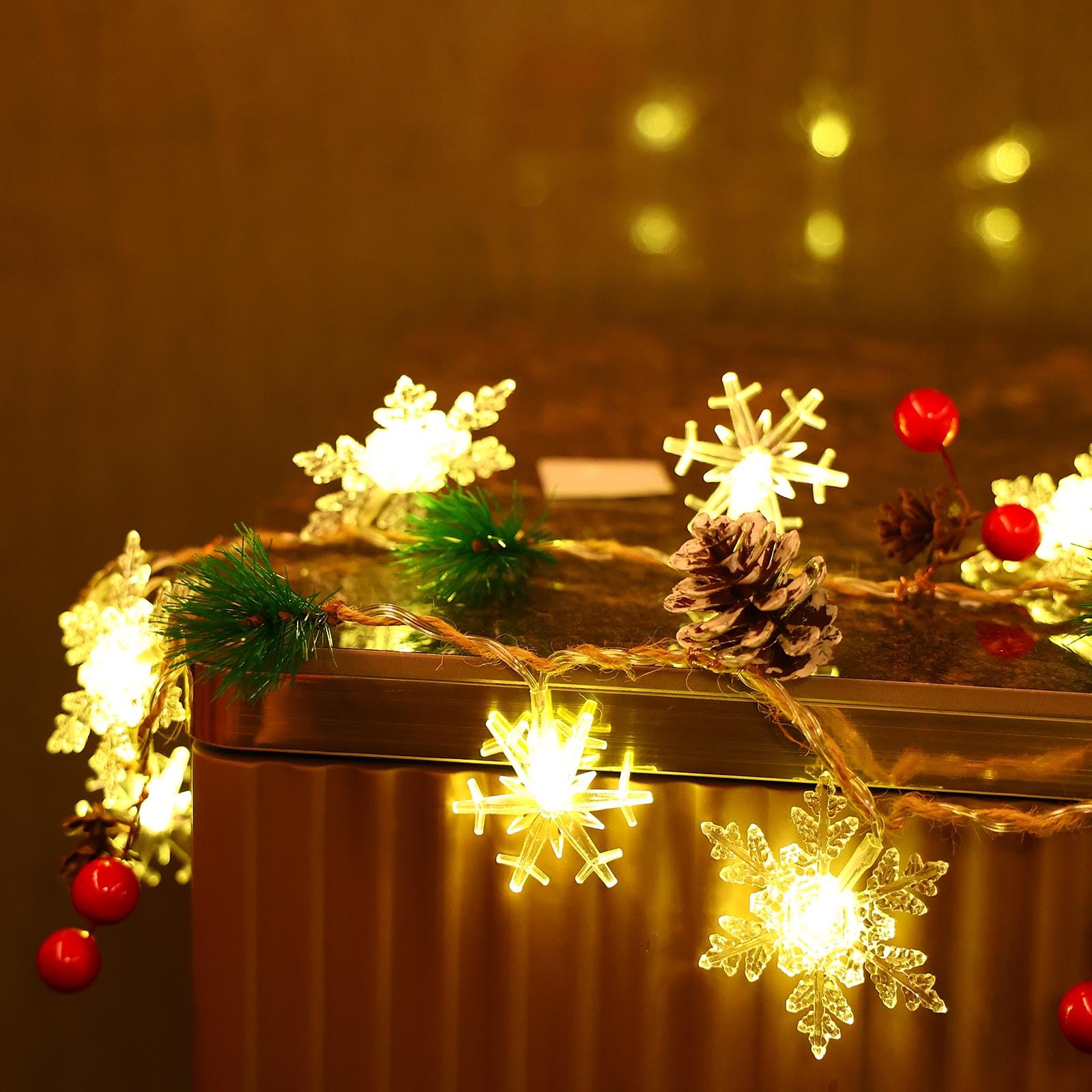 30 Led 10ft Christmas Garland Snowflake Lights, Pine Cones Red Berry Battery Operated Fairy String Lights 8 Lighting Modes with