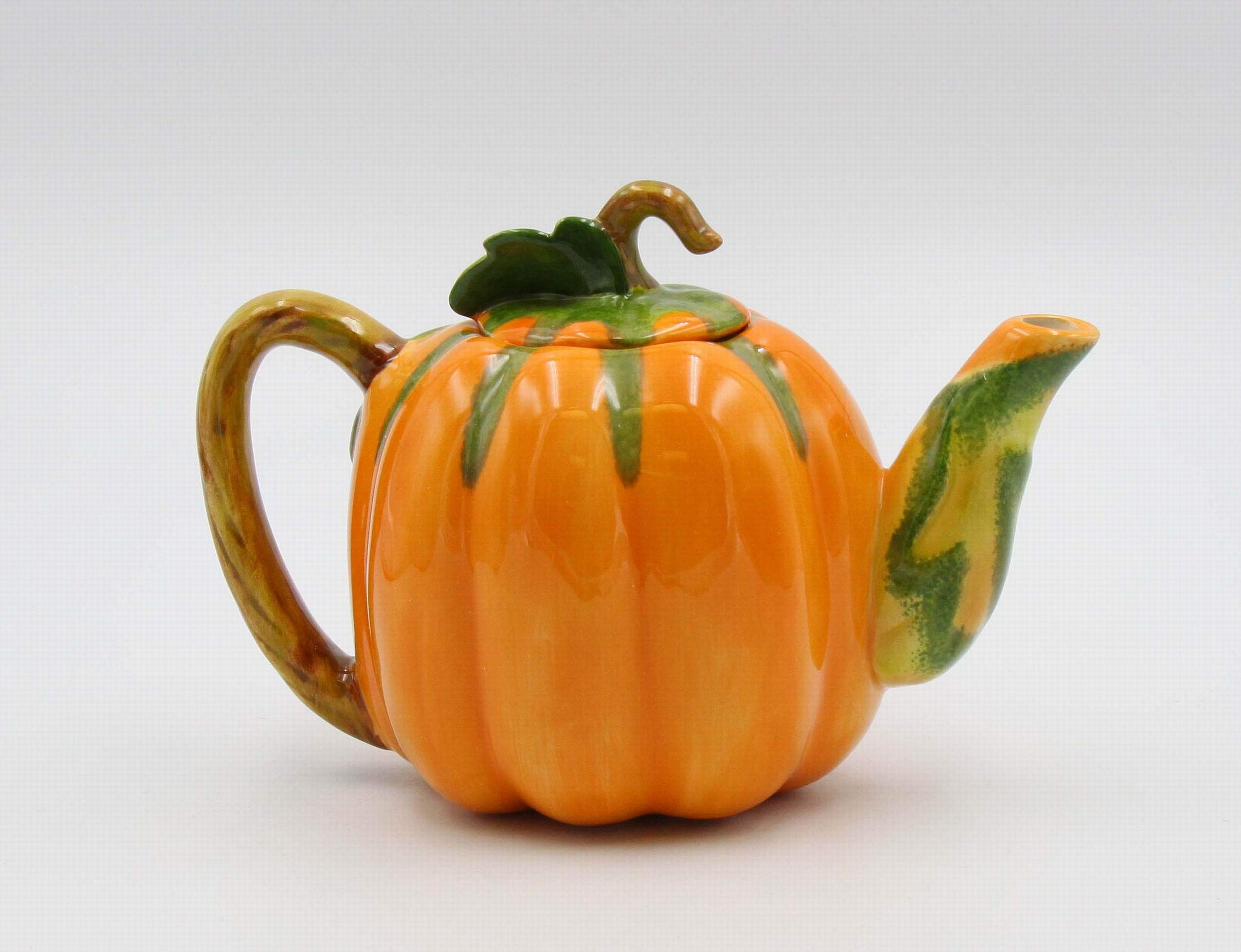 Fine Ceramic Pumpkin Teapot, 8'' L