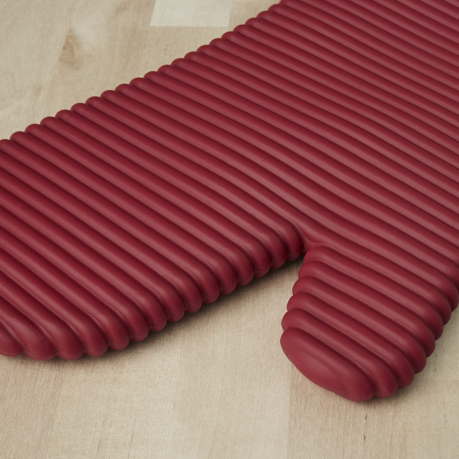 Kitchenaid Ribbed Soft Silicone Oven Mitt Set, 7.5''X13'', Passion Red 2 Count, O2013117Tdka 600