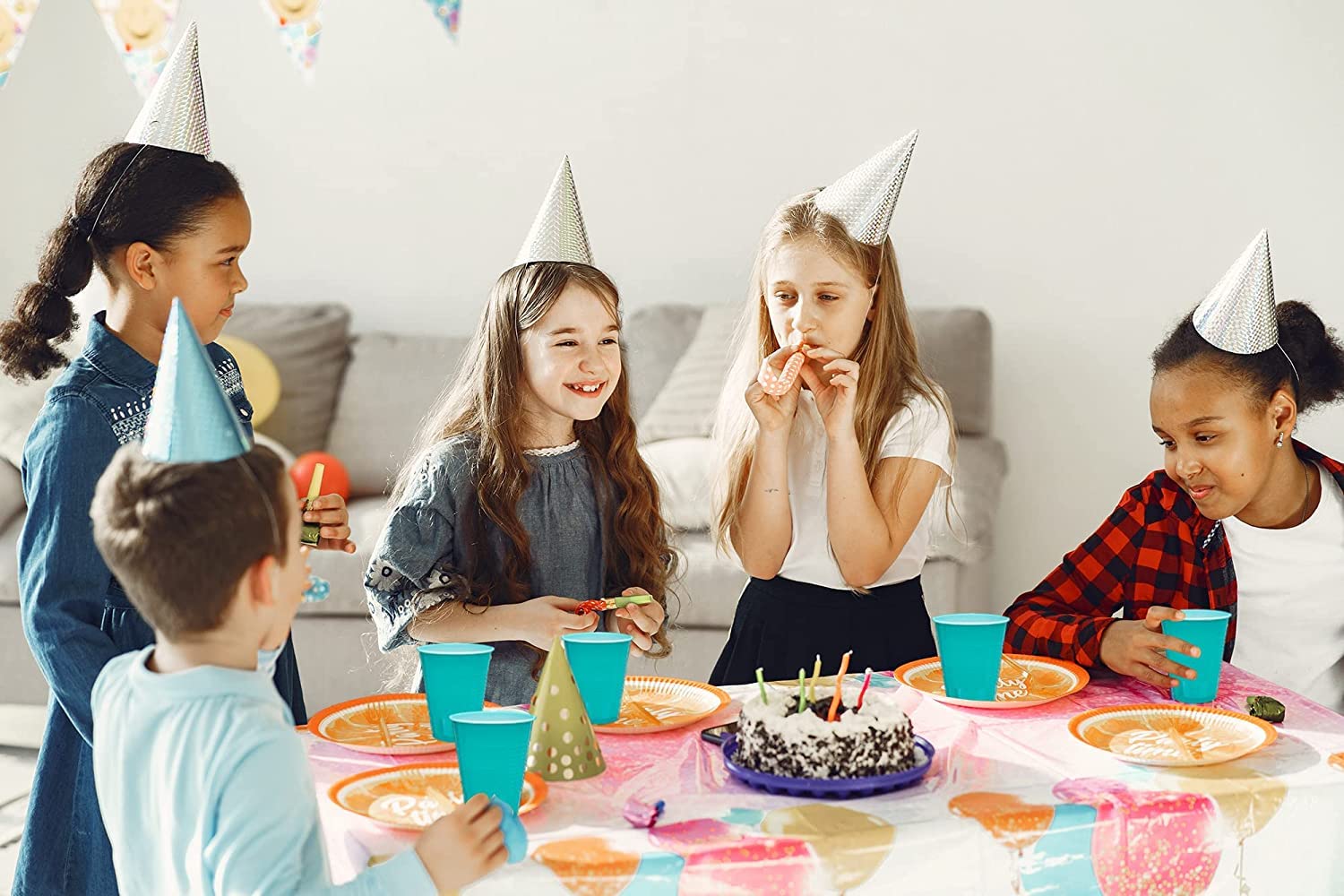 Decorrack Turquoise Plastic Cups, 12 Oz Disposable Cups, Reusable Party Supplies (120 Count)