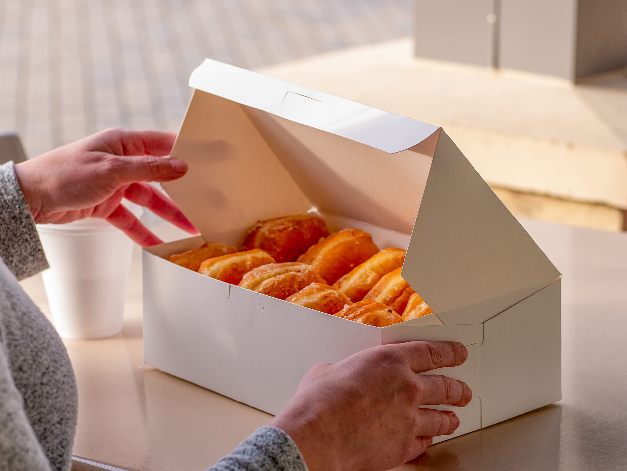 Southern Champion Tray 1017 Premium Clay Coated Kraft Paperboard White Donut Box, 10 Length X 6 Width X 3-1/2 Height (Case