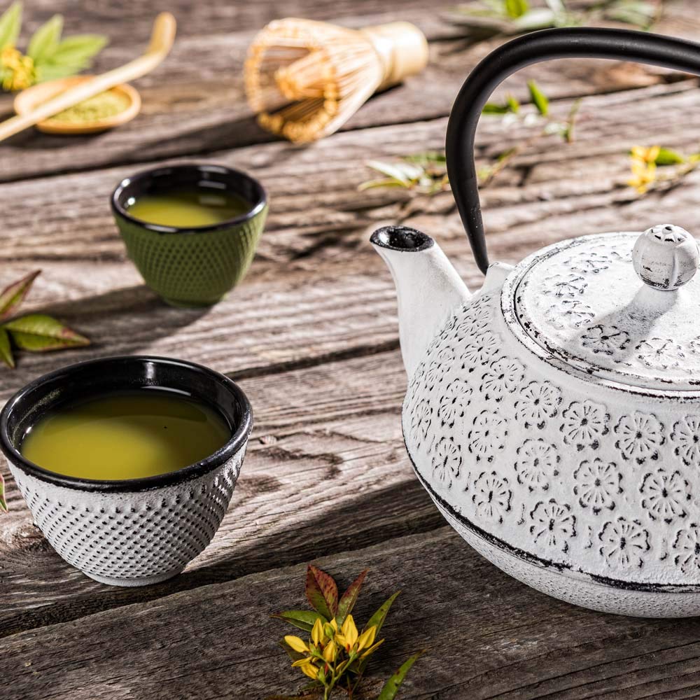 Restaurantware Tetsubin 30 Ounce Japanese Teapot 1 Enamel Coated Japanese Tea Kettle - Cherry Blossom Design Includes Mesh Strai