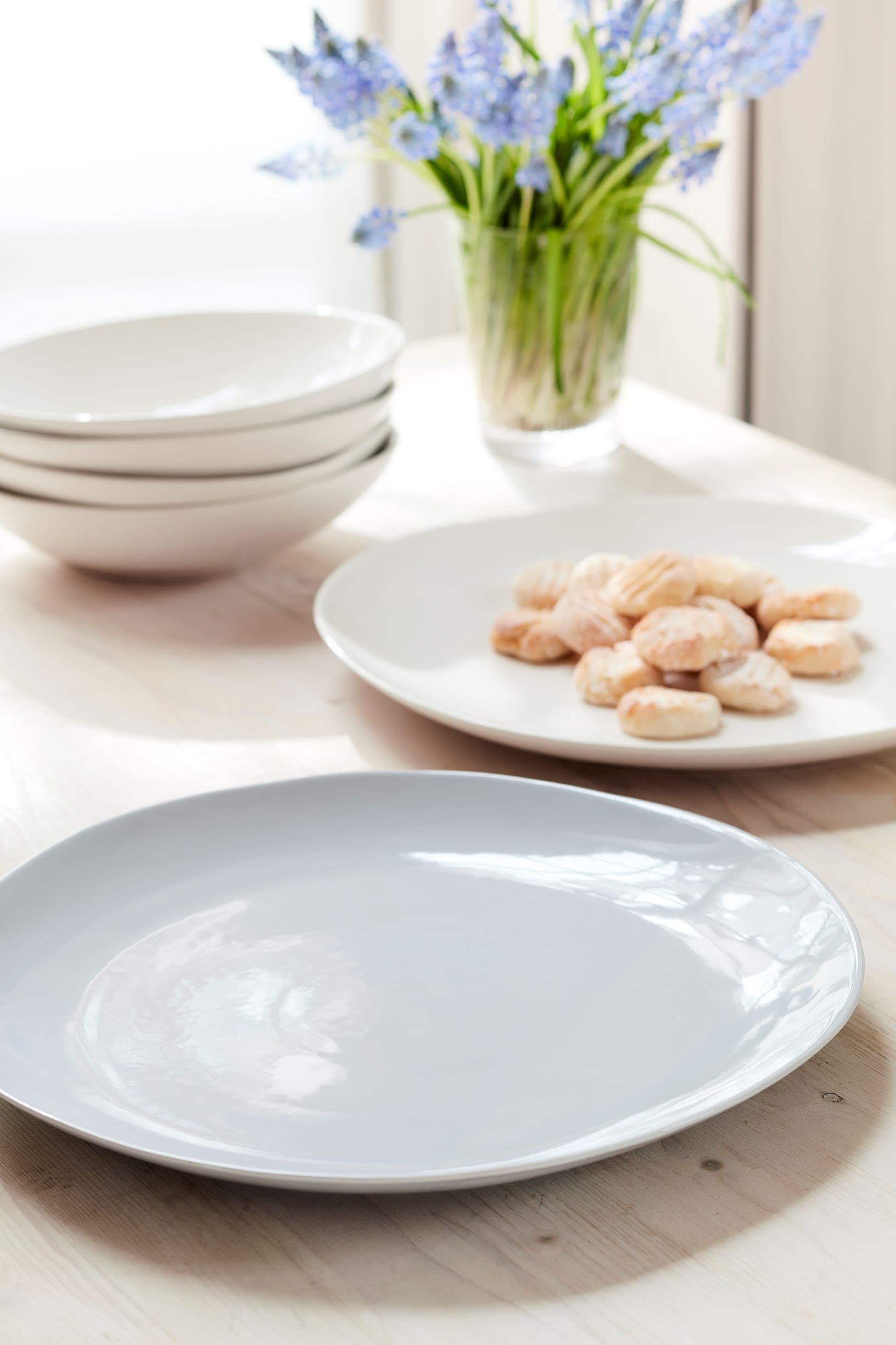 Portmeirion Sophie Conran Arbor Cream Round Platter  13 Inch Porcelain Serving Tray for Appetizers  Snacks  and Sandwiches  Made from Fine Porcelain  Dishwasher and Microwave Safe (Creamy White)