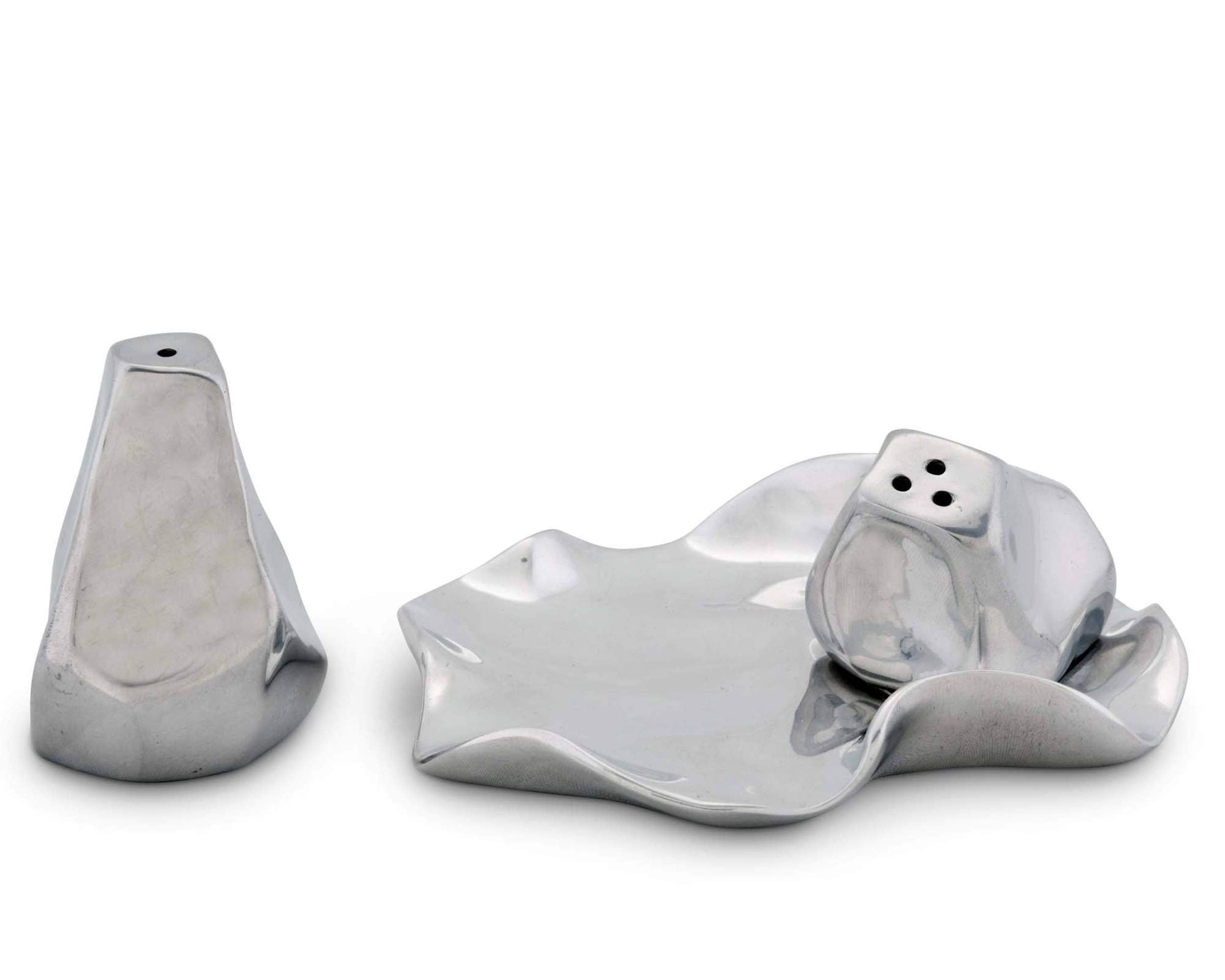 Arthur Court Salt And Pepper Sand Casted Heavy Aluminum Metal Hand Polished Carmel Modern Pattern Three Pieces Salt/Pepper/Tray