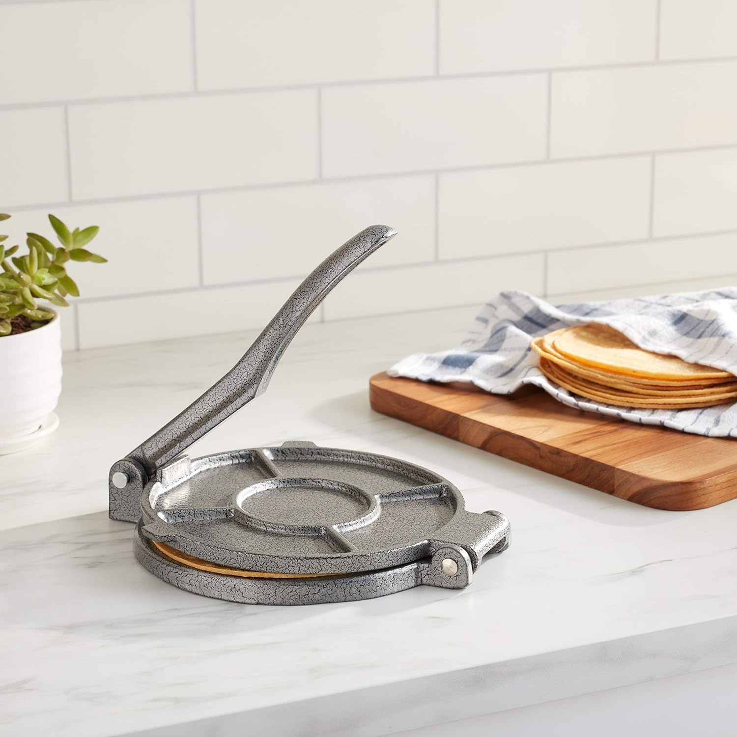 Fox Run Cast Iron Tortilla Press, 7.25'' Diameter