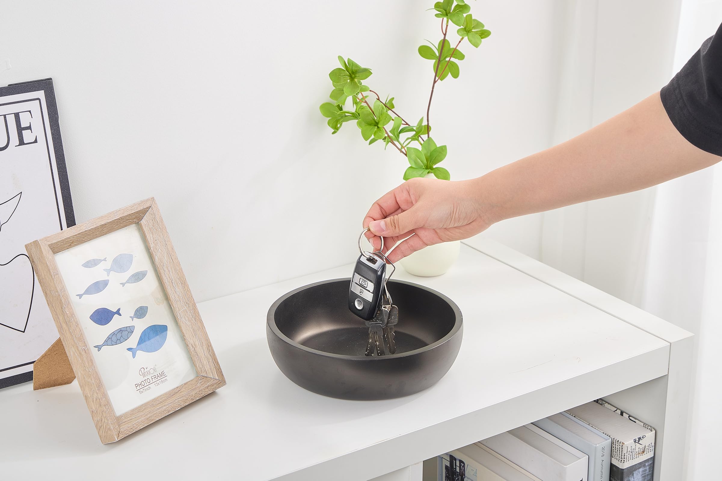 Aotea Crafts 7.9 Large White Key Bowl for Entryway Table Decor - Modern Concrete Sturdy Decorative Key Holder Bowl for Keys