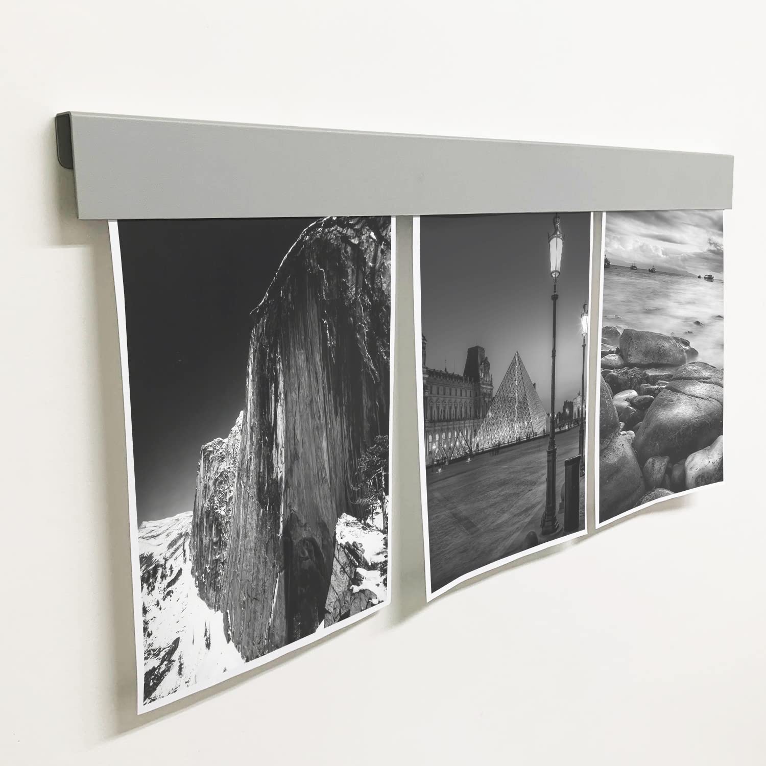 Wall Mount Art Display - Hanging Kids Art Room D?cor - 28'' Magnetic Bar (Set of 2) Gray with Gold Magnets