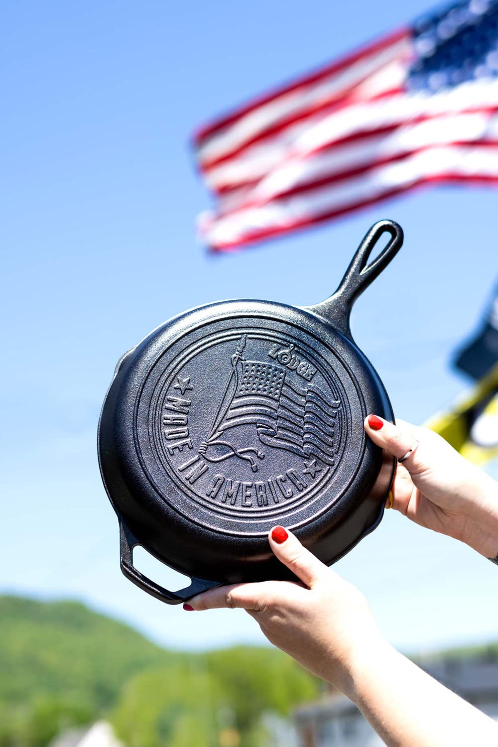 Lodge Cast Iron 10.25'' Skillet With American Flag Design
