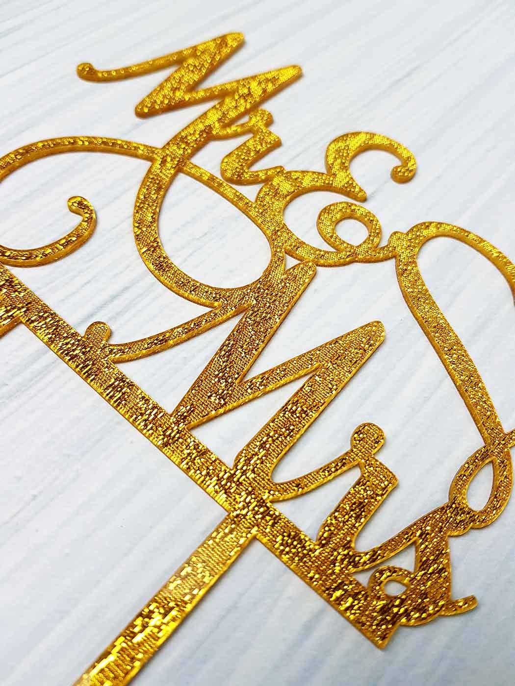 AMINJIE Mr and Mrs Cake Topper  Bride and Groom Sign Wedding/Engagement Cake Toppers Decoration  Gold Glitter Acrylic