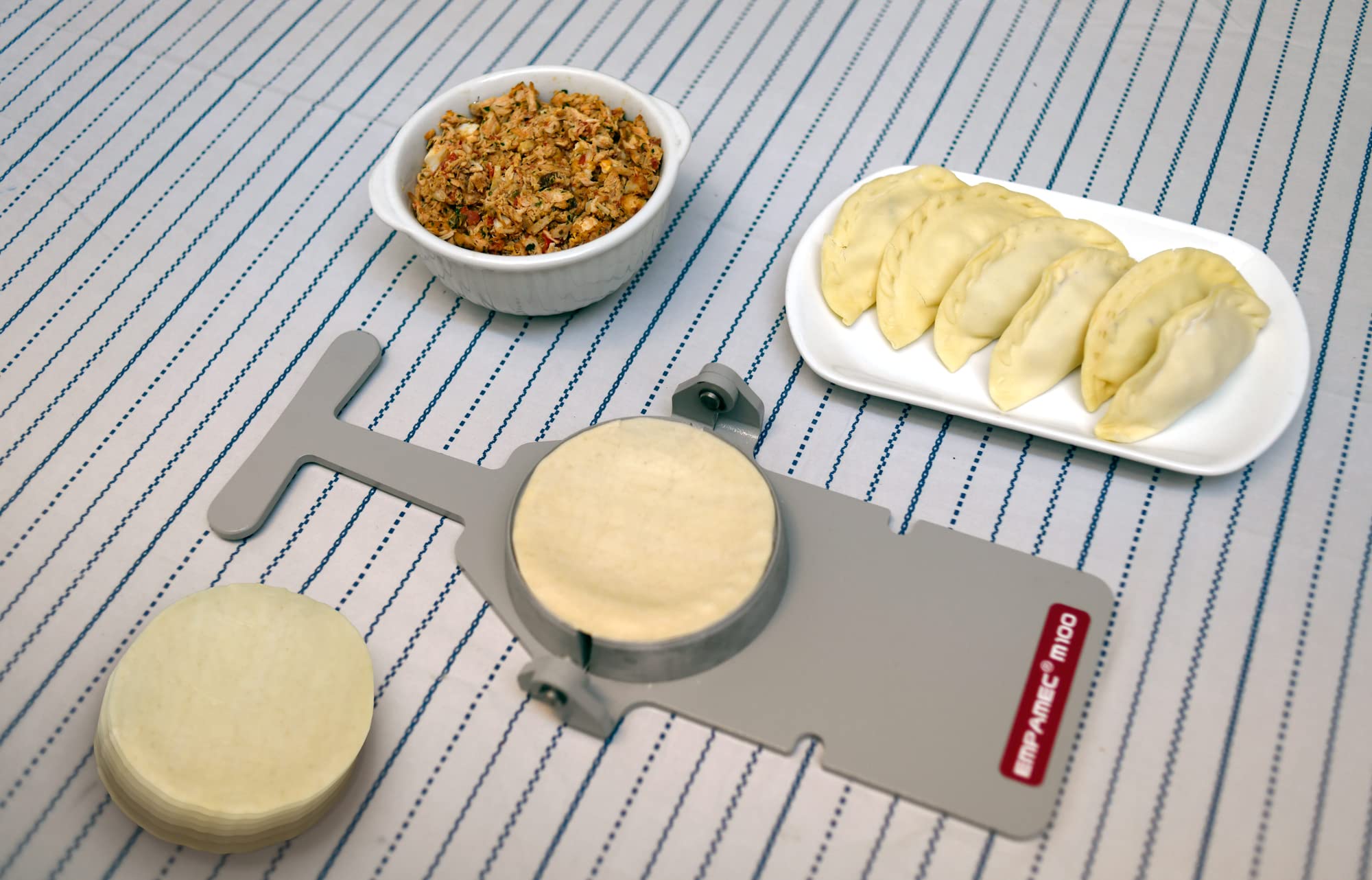 Empanada Maker Empamec Dough Size Diameter 5.5    (14Cm) To Be Used With Wheat Flour (Harina De Trigo) Makes 100 Empanadas Per H