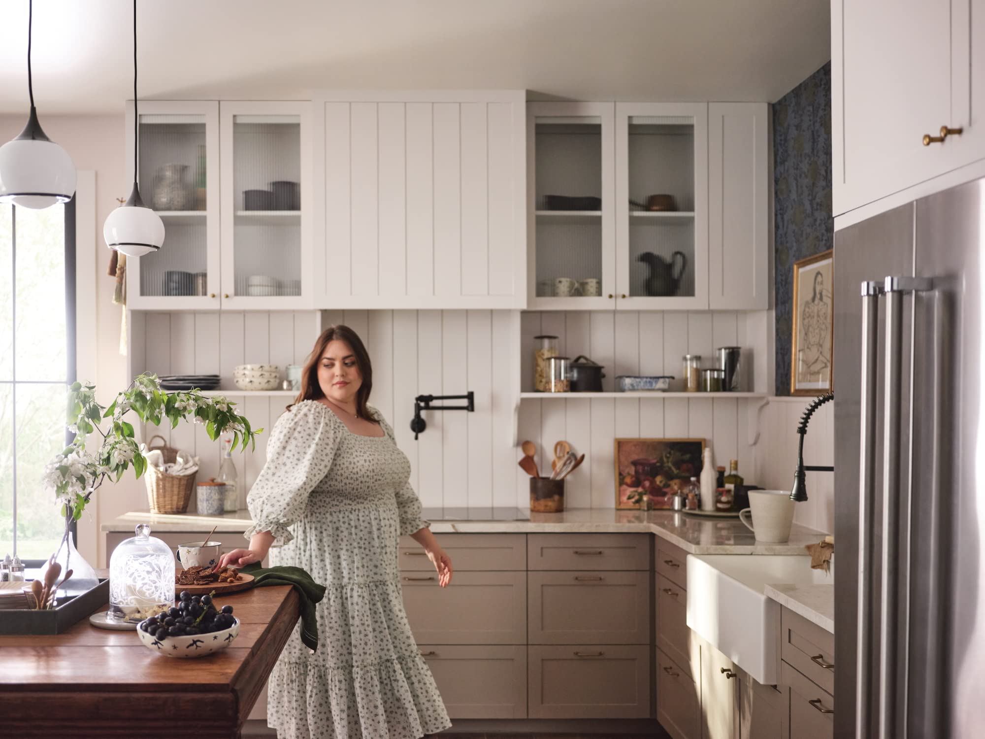 Moen S664Bl Traditional Wall Mount Swing Arm Folding Pot Filler Kitchen Faucet, Matte Black