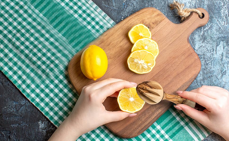 Quality Olive Wood Lemon Squeezer/Orange Juice Reamer/Citrus Juicer