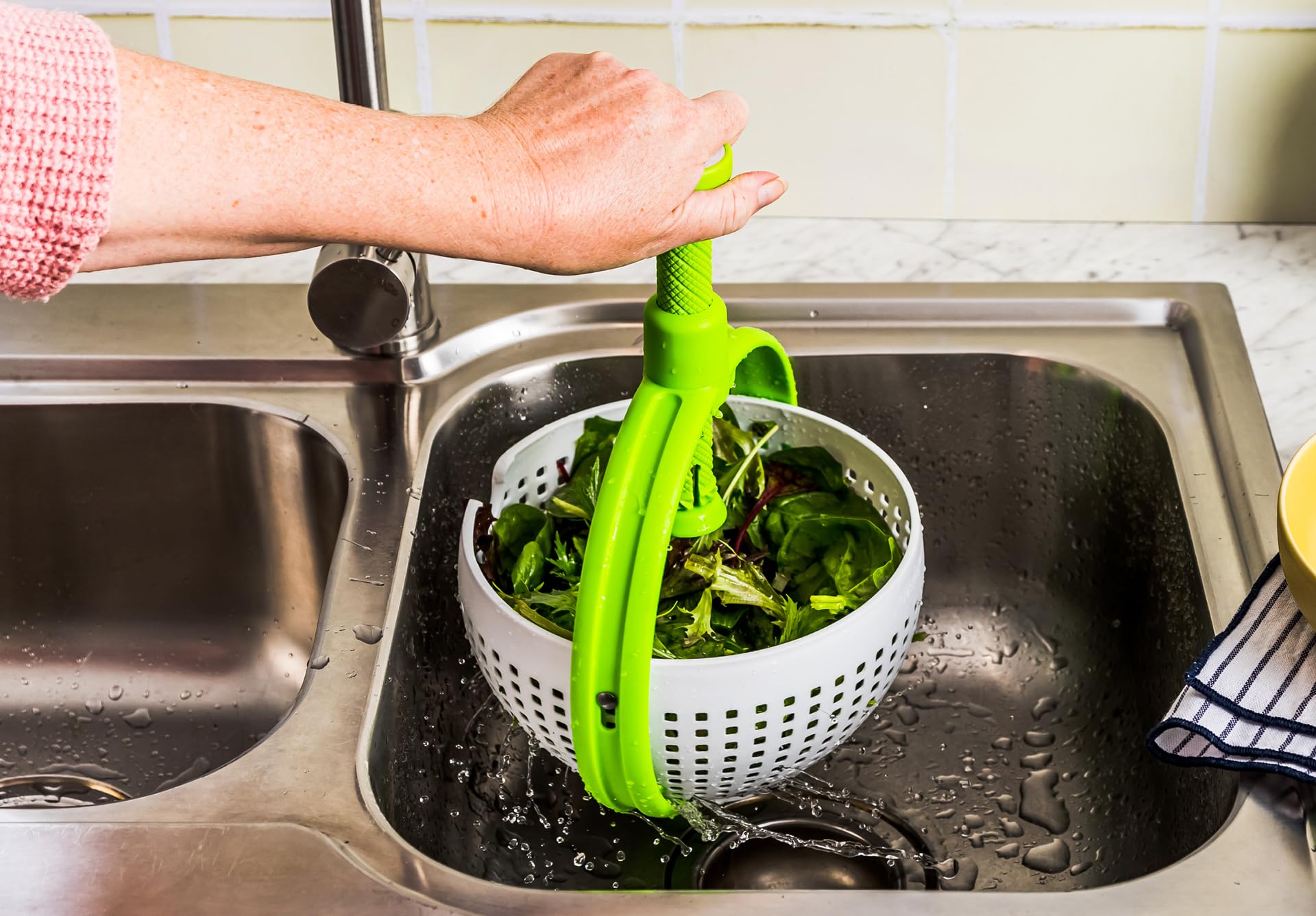 Dreamfarm Spina Original 2-In-1 Easy-To-Use Salad Spinner & Colander Strainer Collapsible Handle Folds To Save Space Easy-Storag
