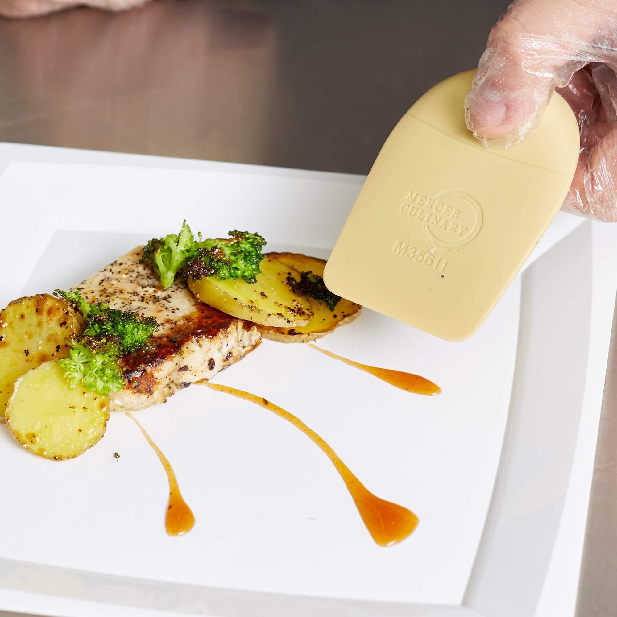 Mercer Culinary Silicone Plain Edge Plating Wedge, Light Yellow