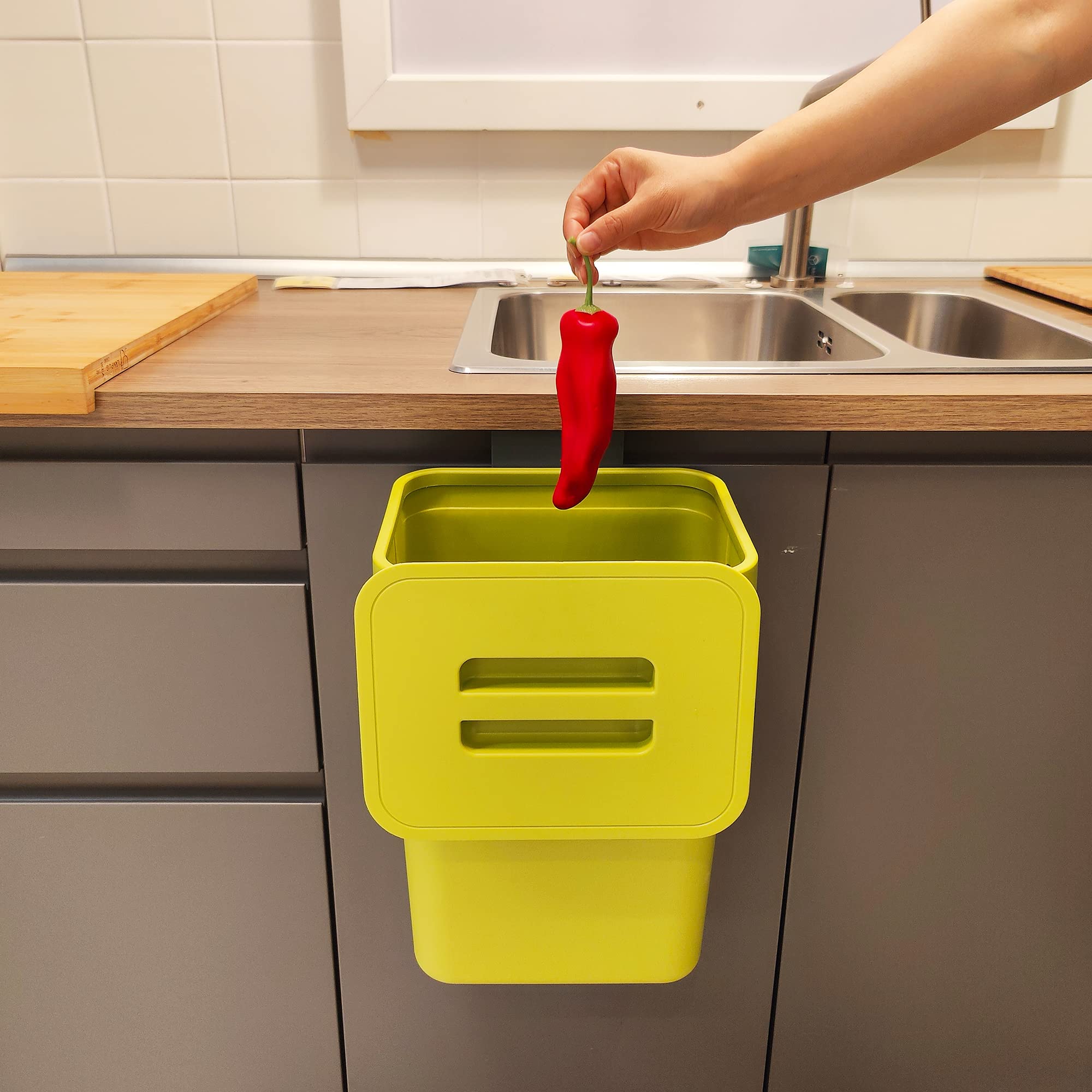 StoneSpace Small Trash Can with Lid Mountable Indoor Compost Bucket  Hanging Trash Can with Lid for Cupboard/Bathroom/Bedroom/Office/Camping  3.2 Gallon/12L Green